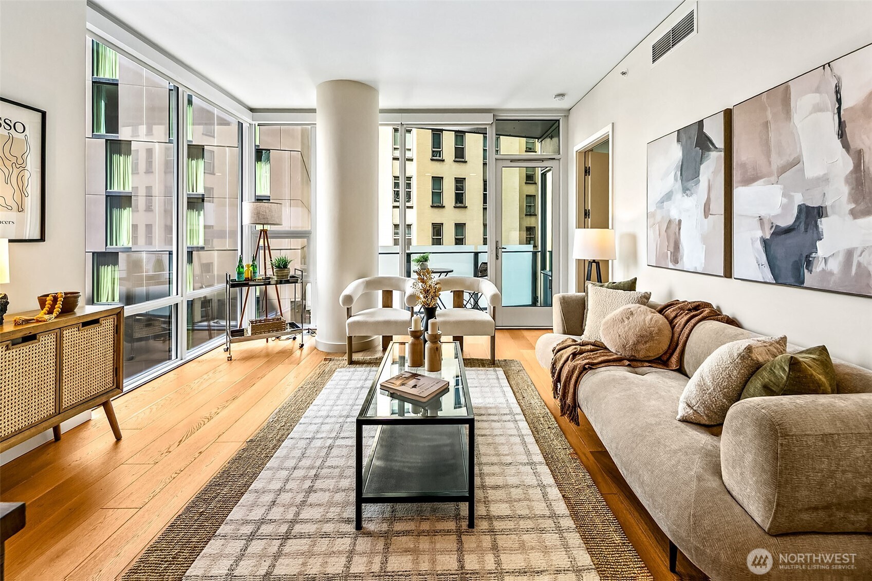 121 Stewart Street Unit: 407