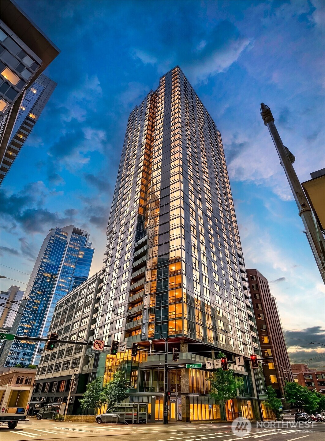 121 Stewart Street Unit: 407