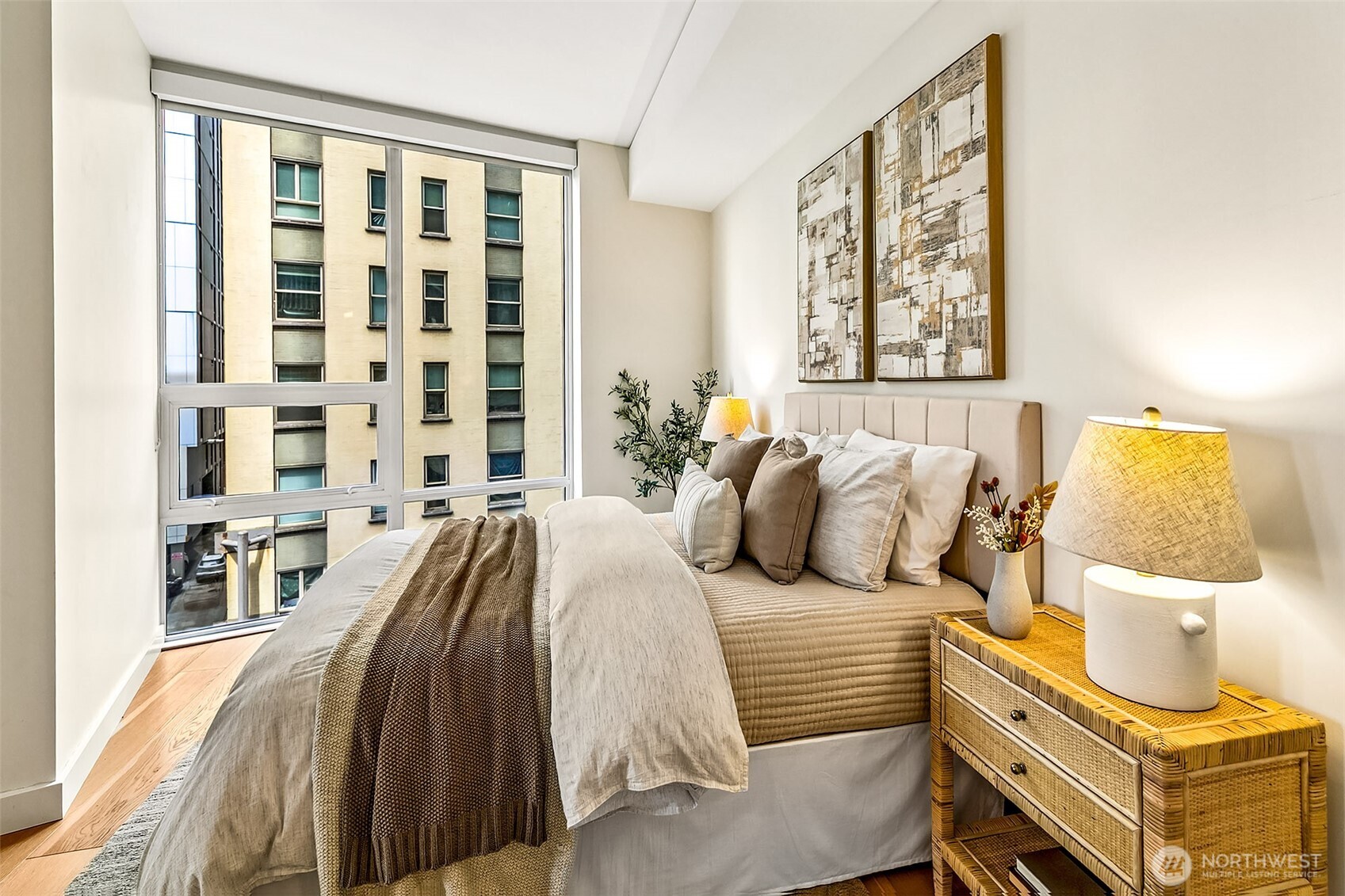 121 Stewart Street Unit: 407