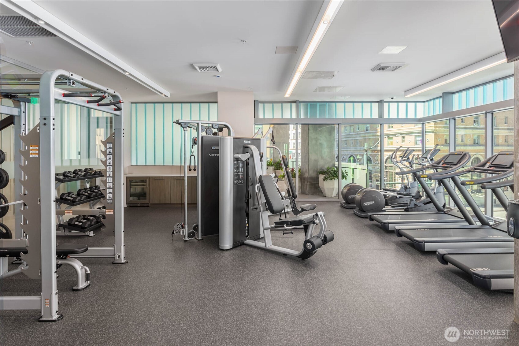 121 Stewart Street Unit: 407