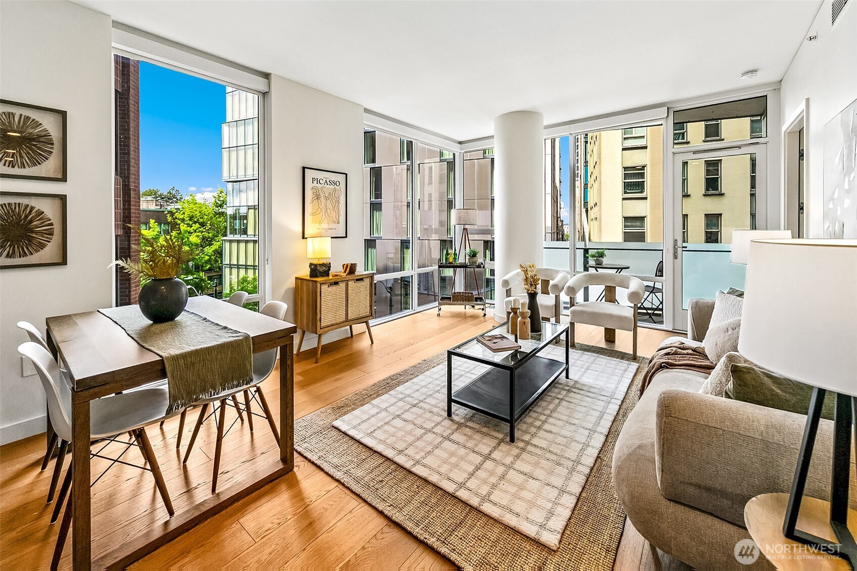 121 Stewart Street Unit: 407