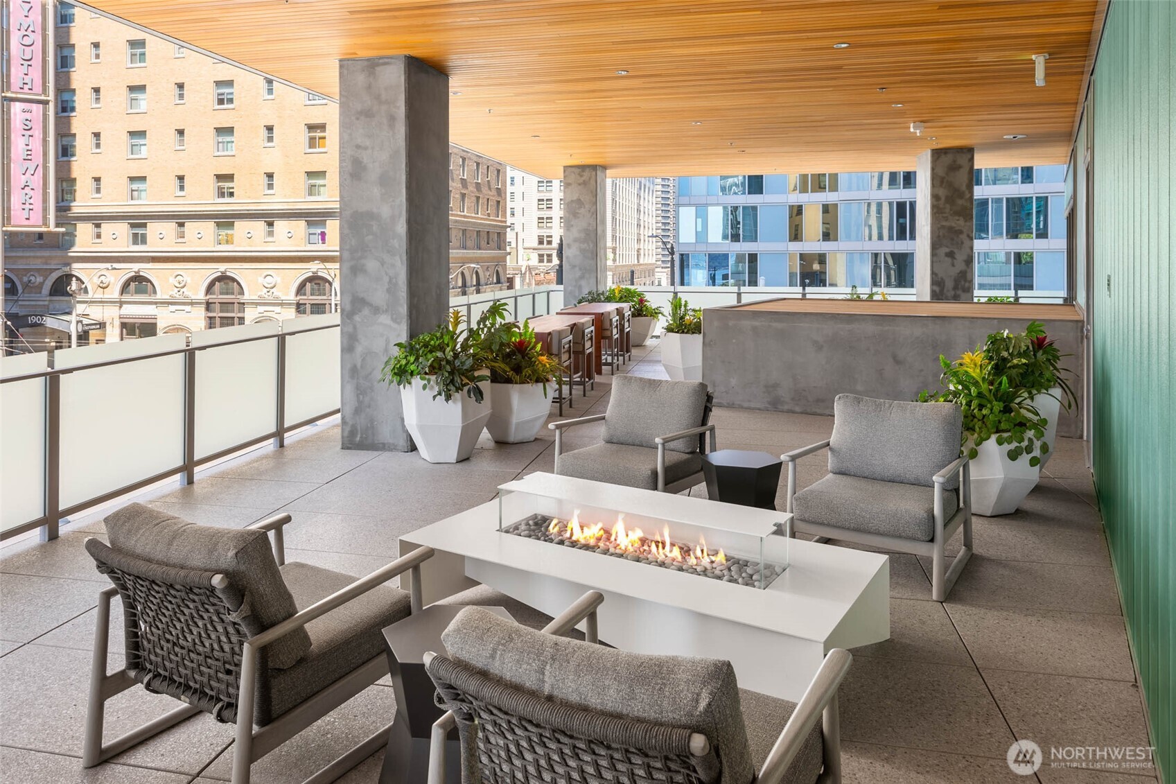 121 Stewart Street Unit: 407