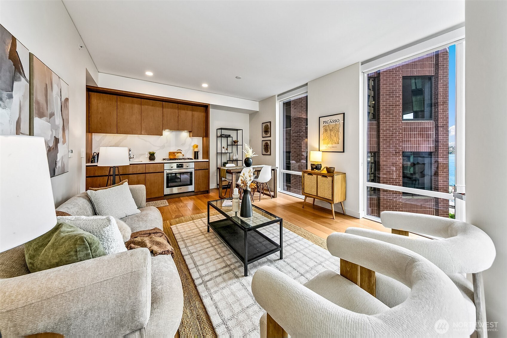 121 Stewart Street Unit: 407