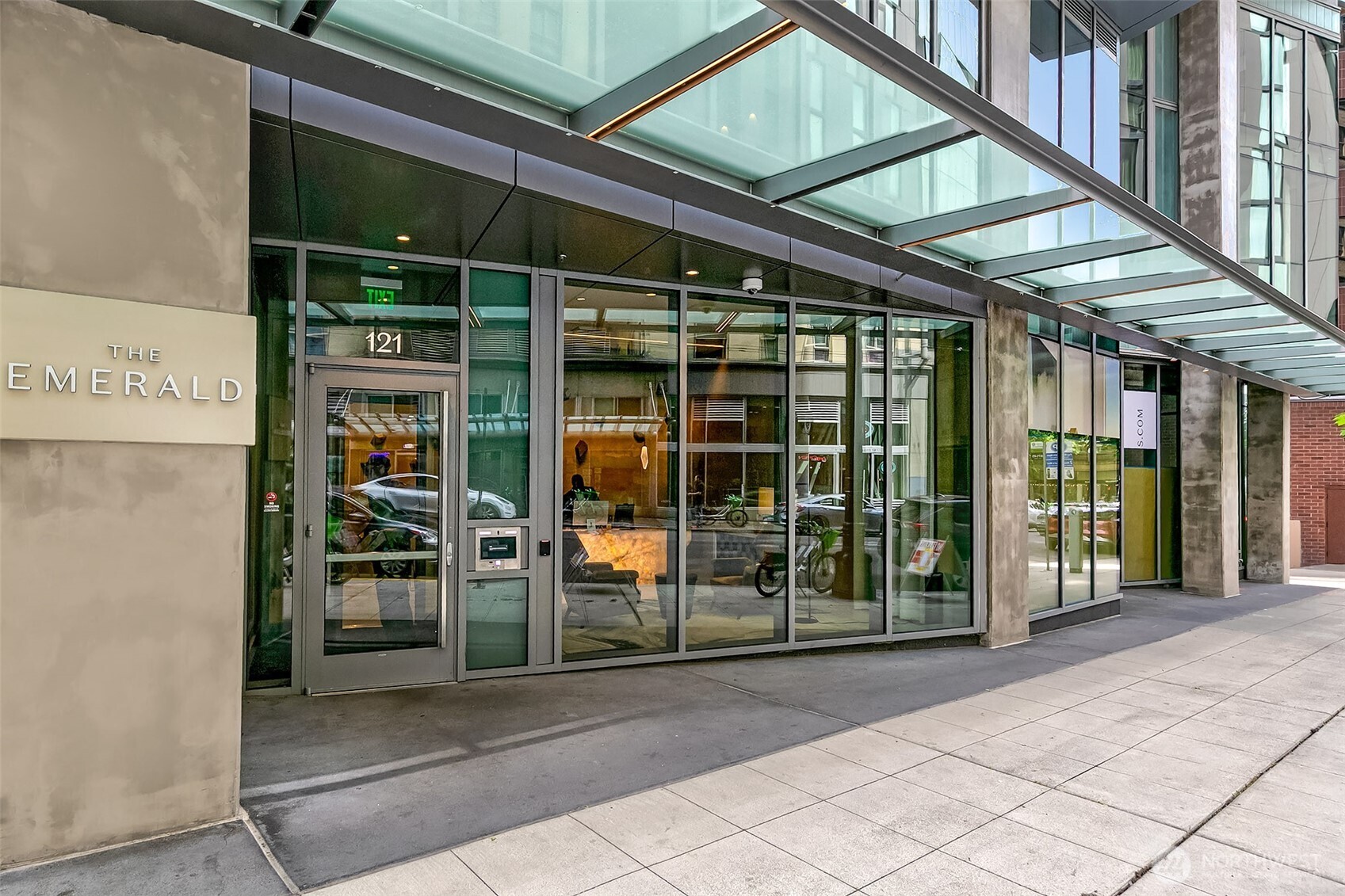 121 Stewart Street Unit: 407