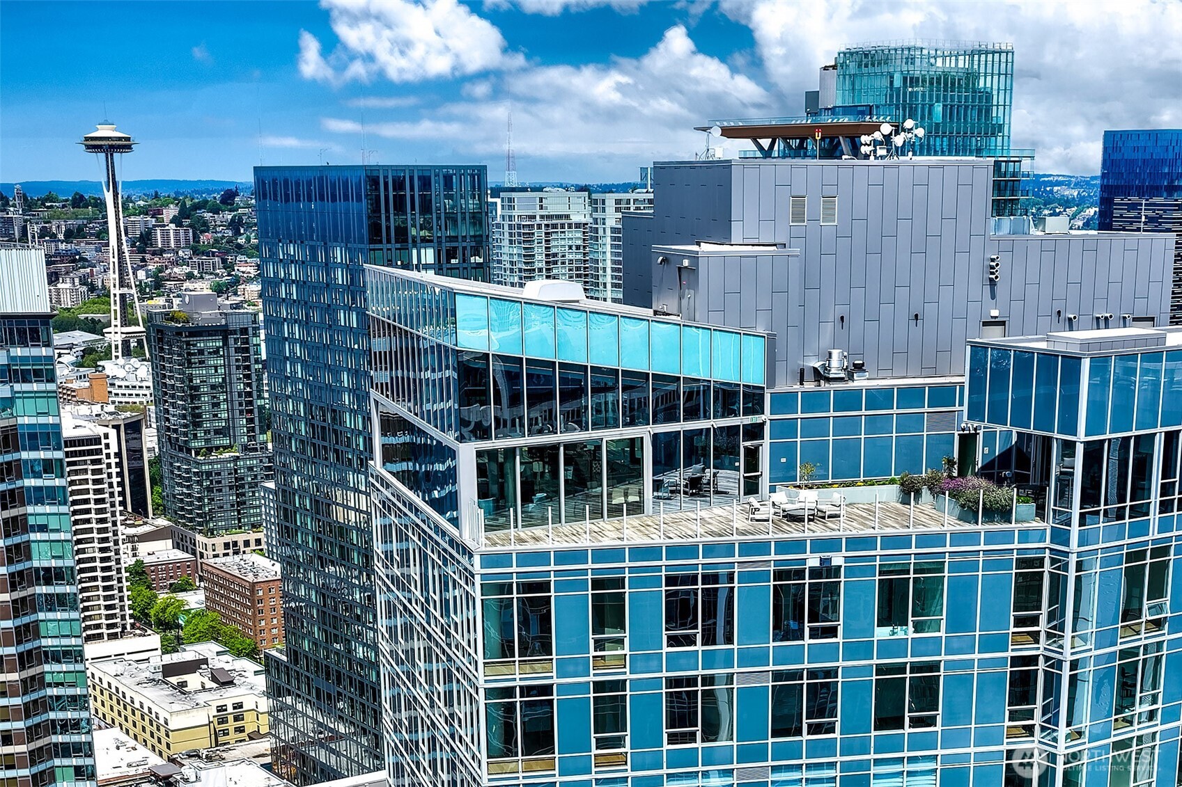 121 Stewart Street Unit: 407