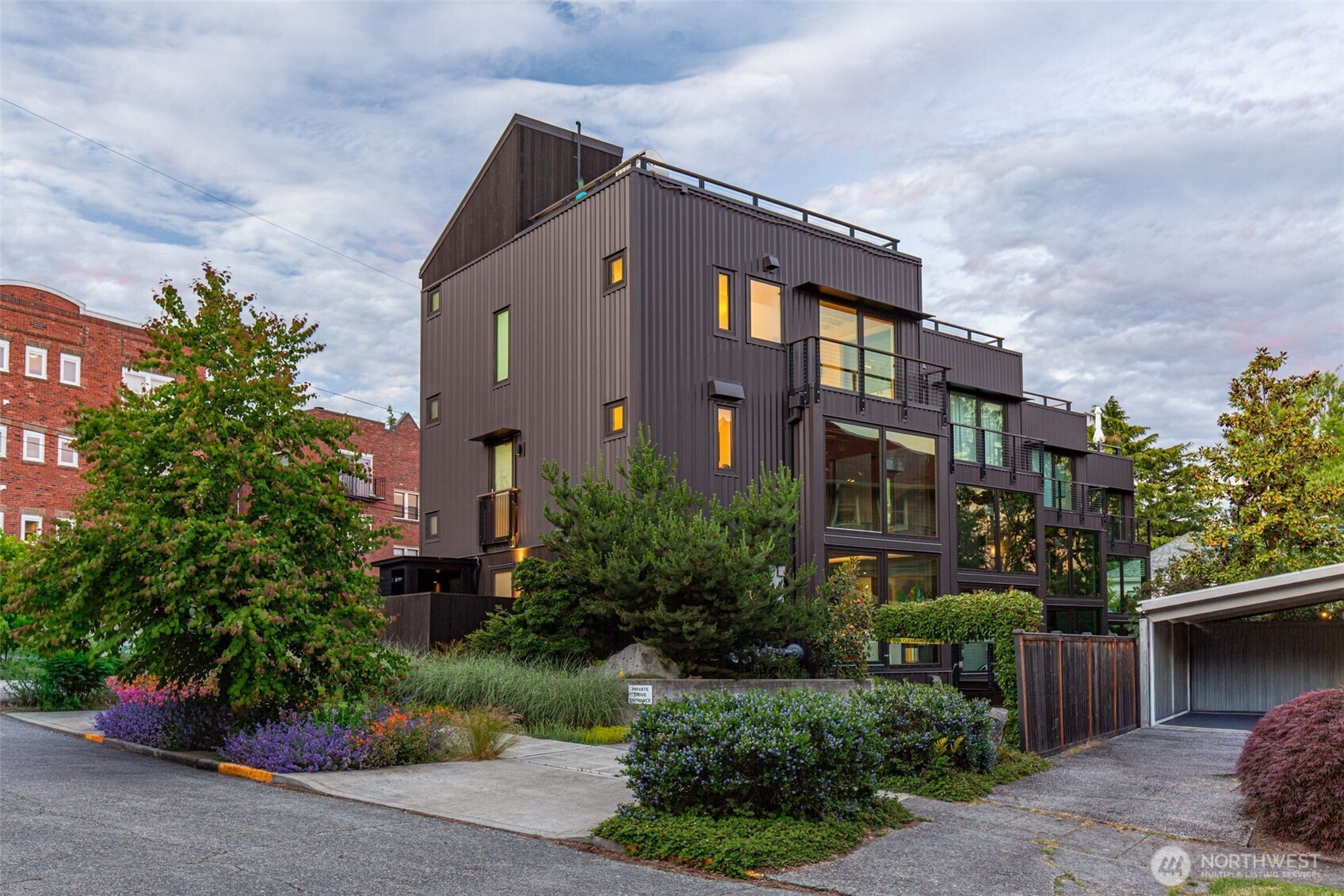 301 Lee Street