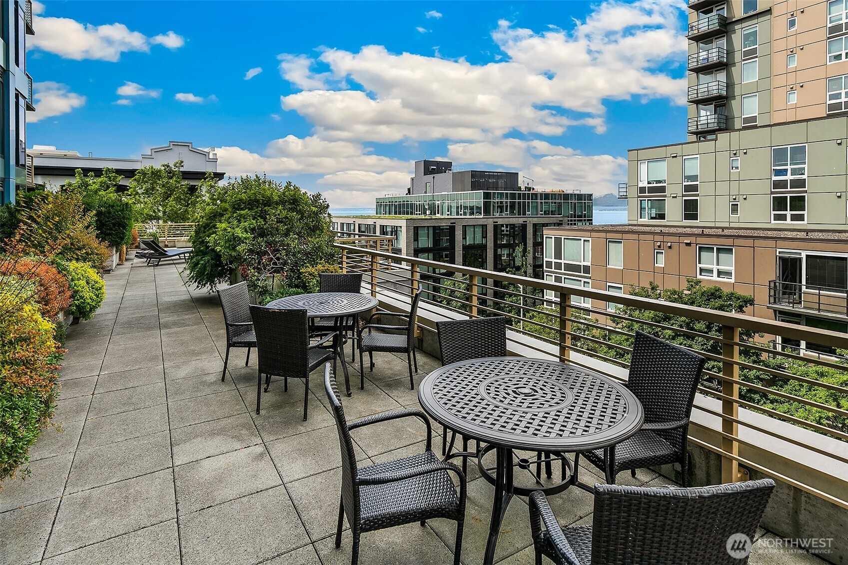 2716 Elliott Avenue Unit: 605