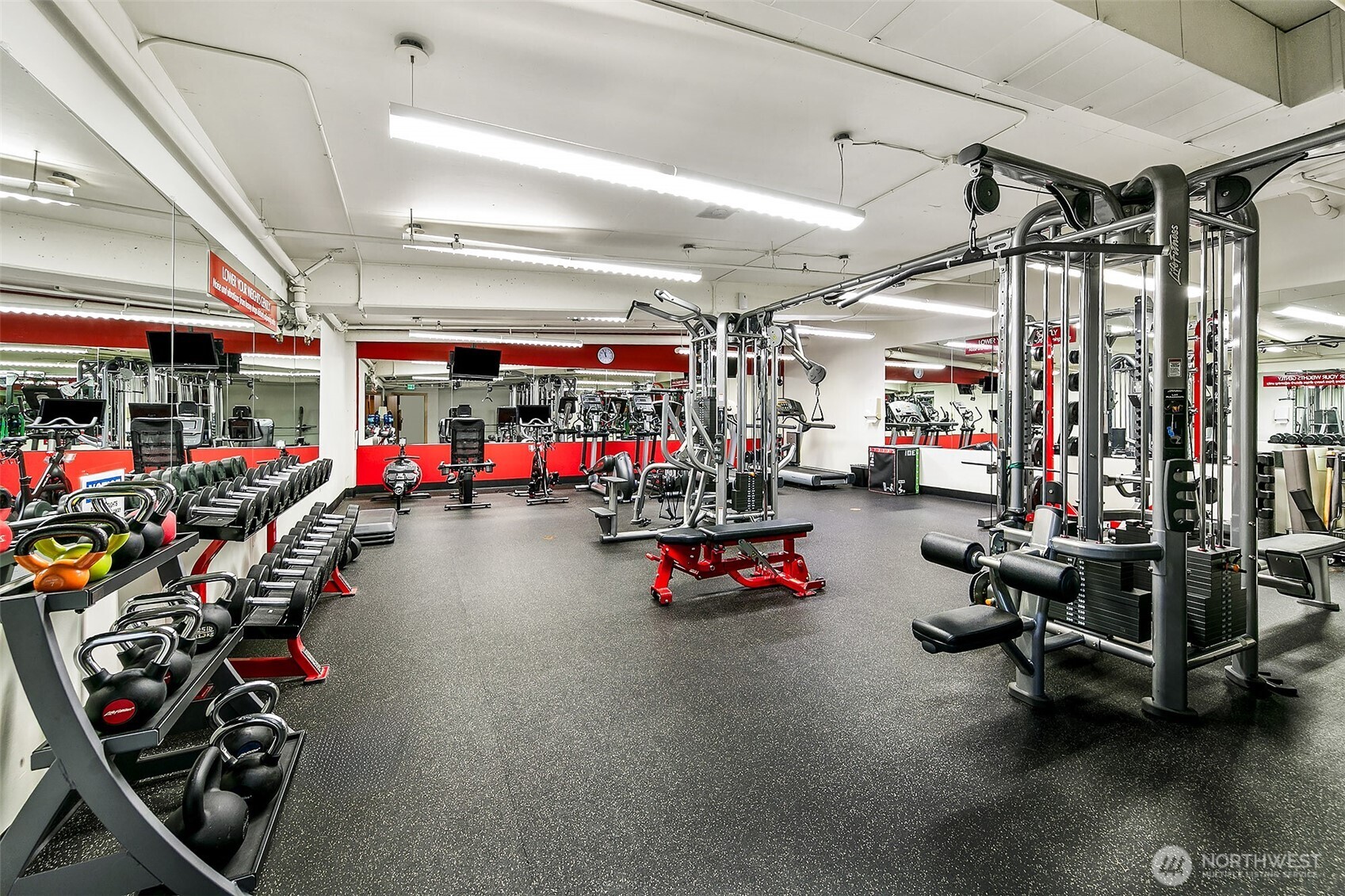2716 Elliott Avenue Unit: 605