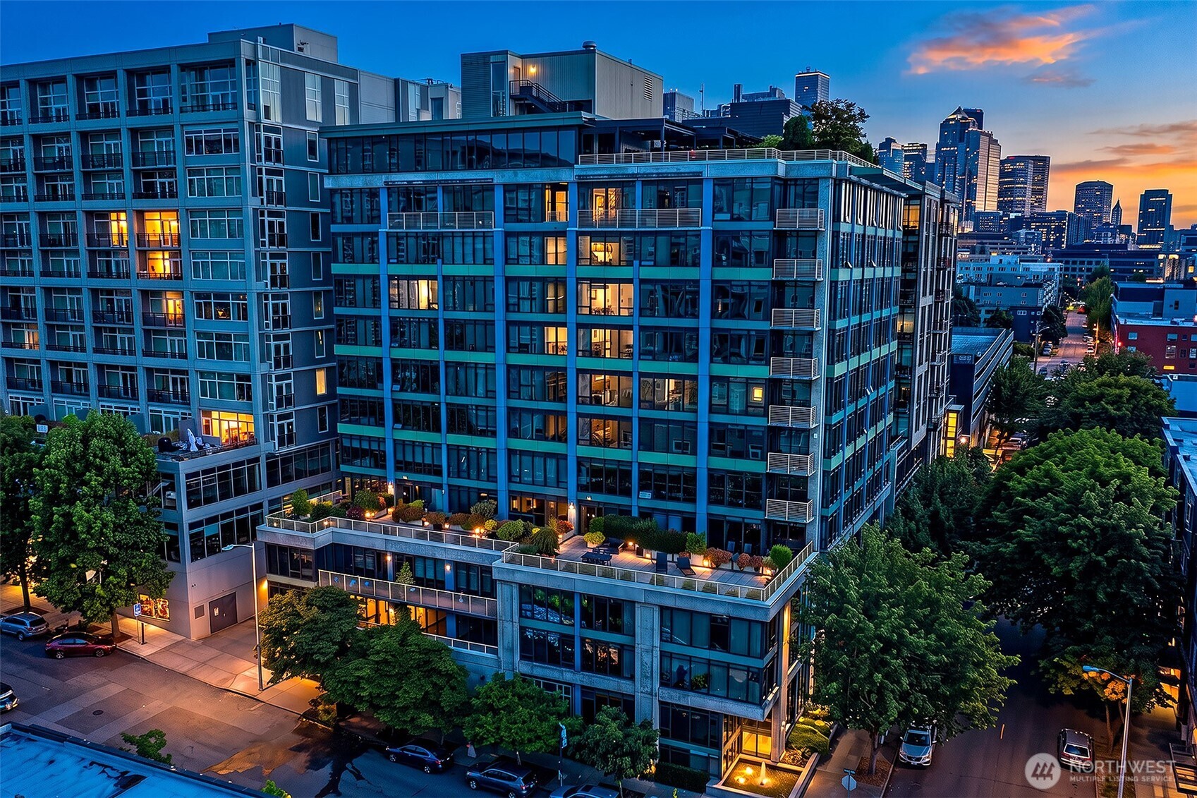 2716 Elliott Avenue Unit: 605