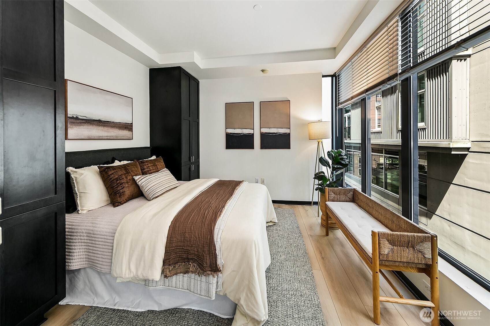2716 Elliott Avenue Unit: 605