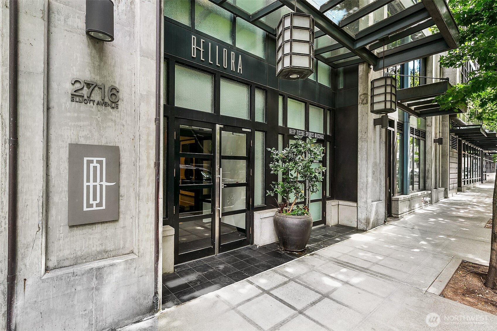 2716 Elliott Avenue Unit: 605