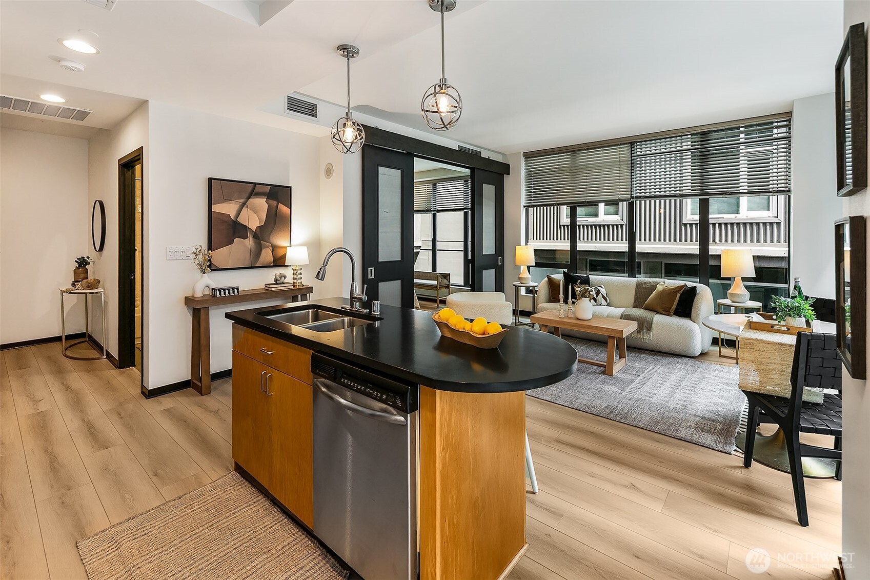 2716 Elliott Avenue Unit: 605
