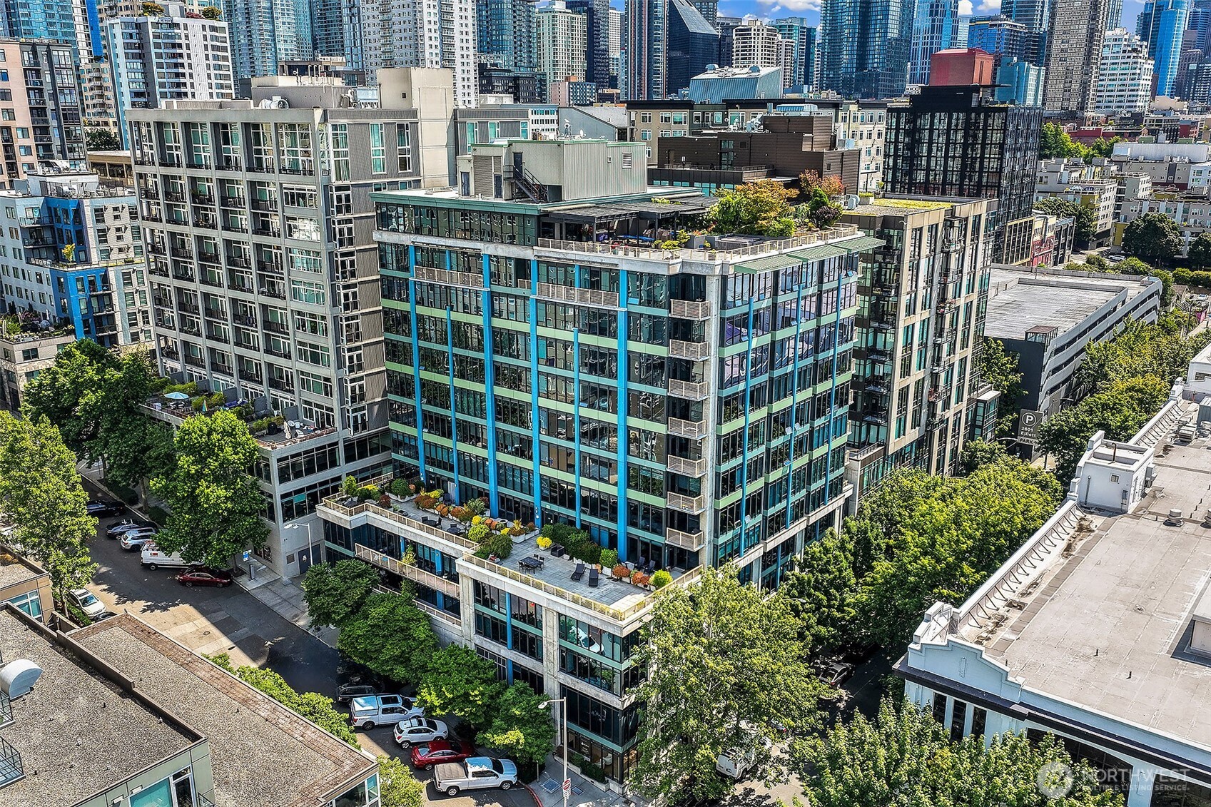 2716 Elliott Avenue Unit: 605