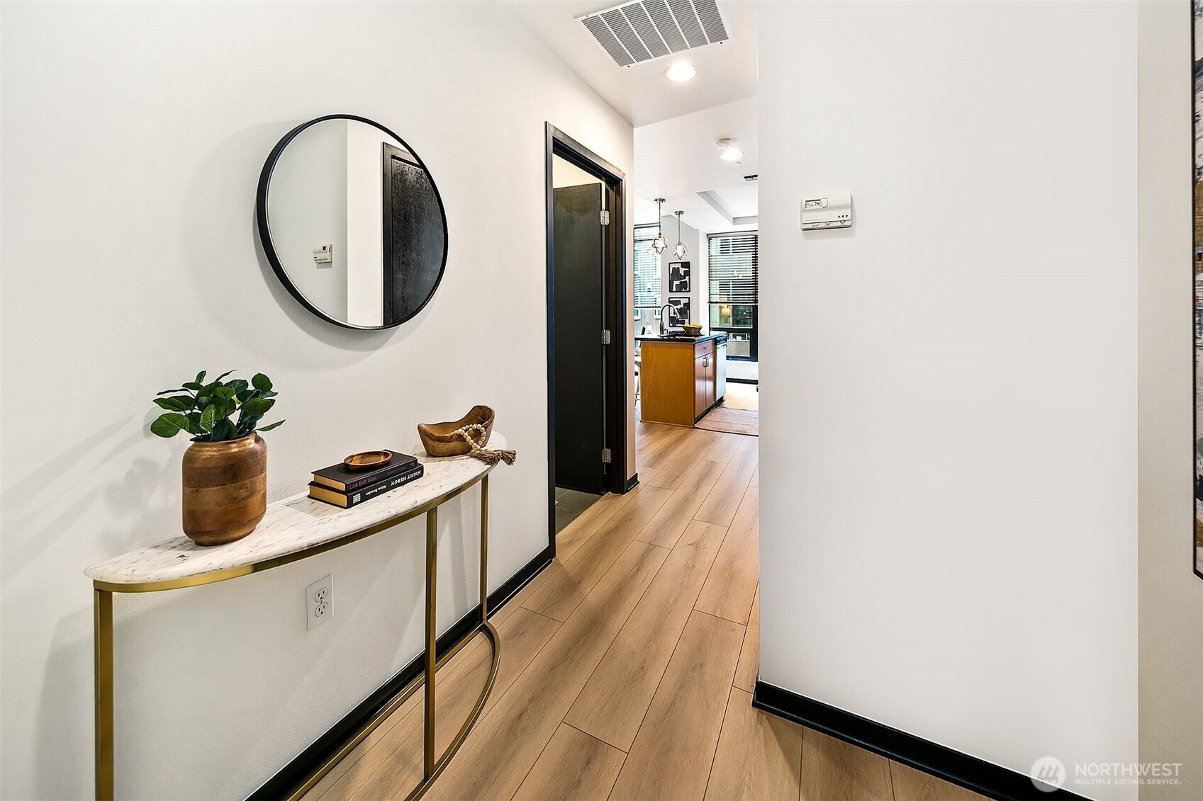 2716 Elliott Avenue Unit: 605