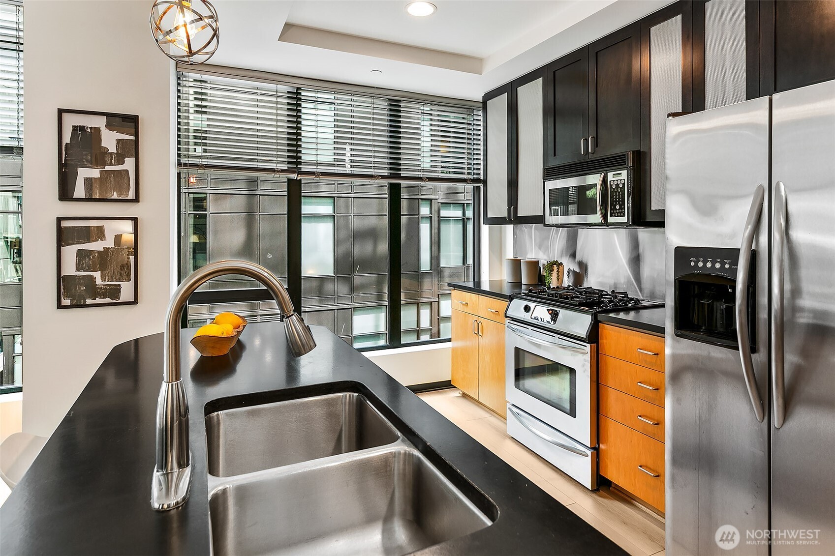 2716 Elliott Avenue Unit: 605