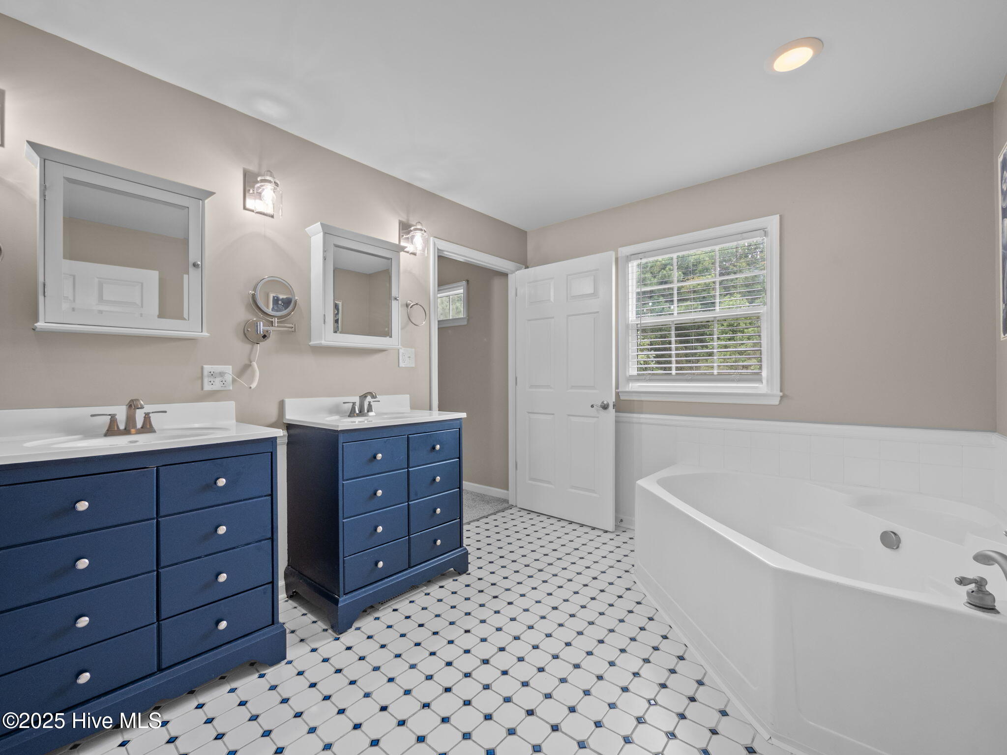303 Robert Scott Circle
