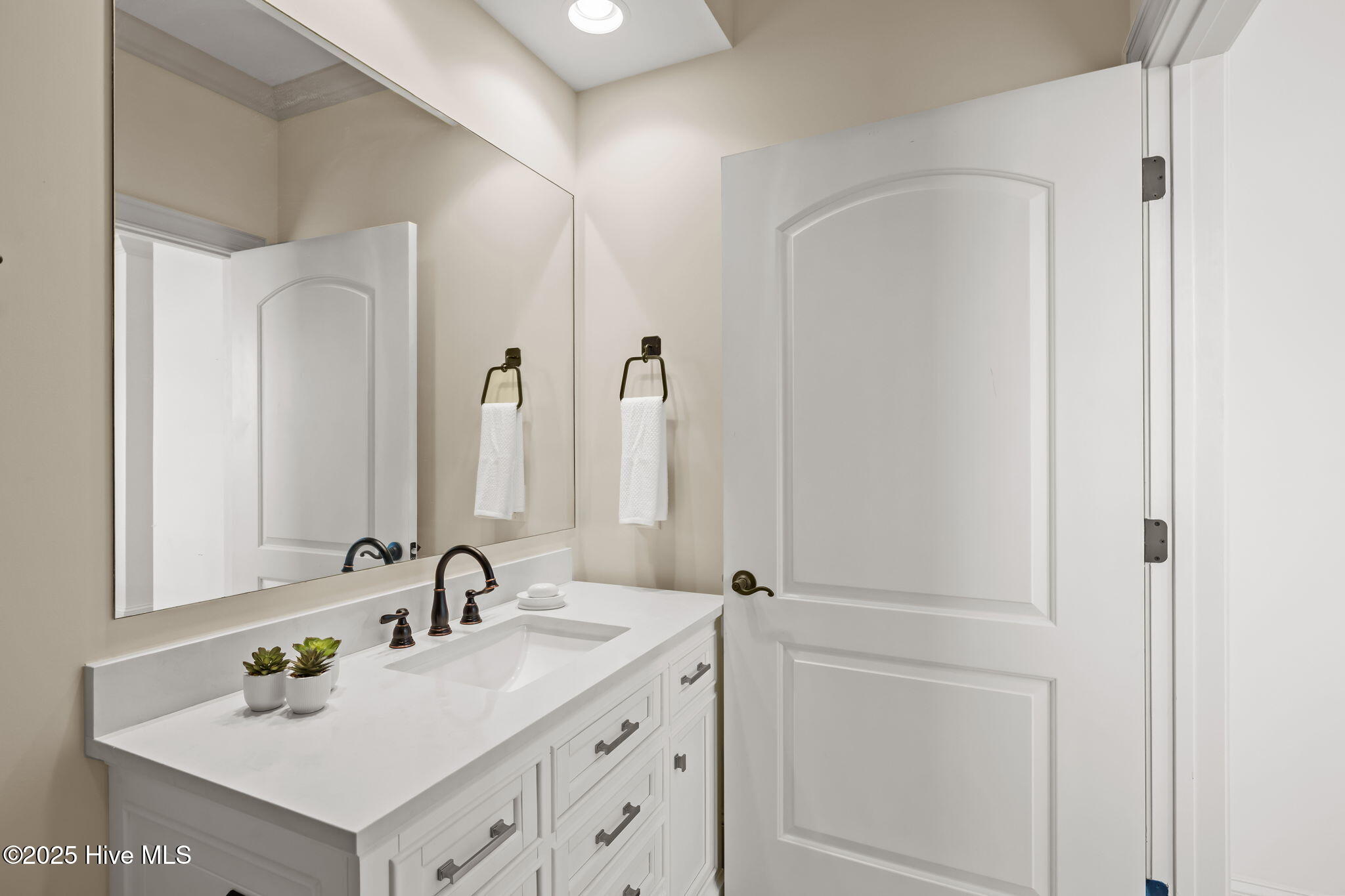 1101 W Ft Macon Road