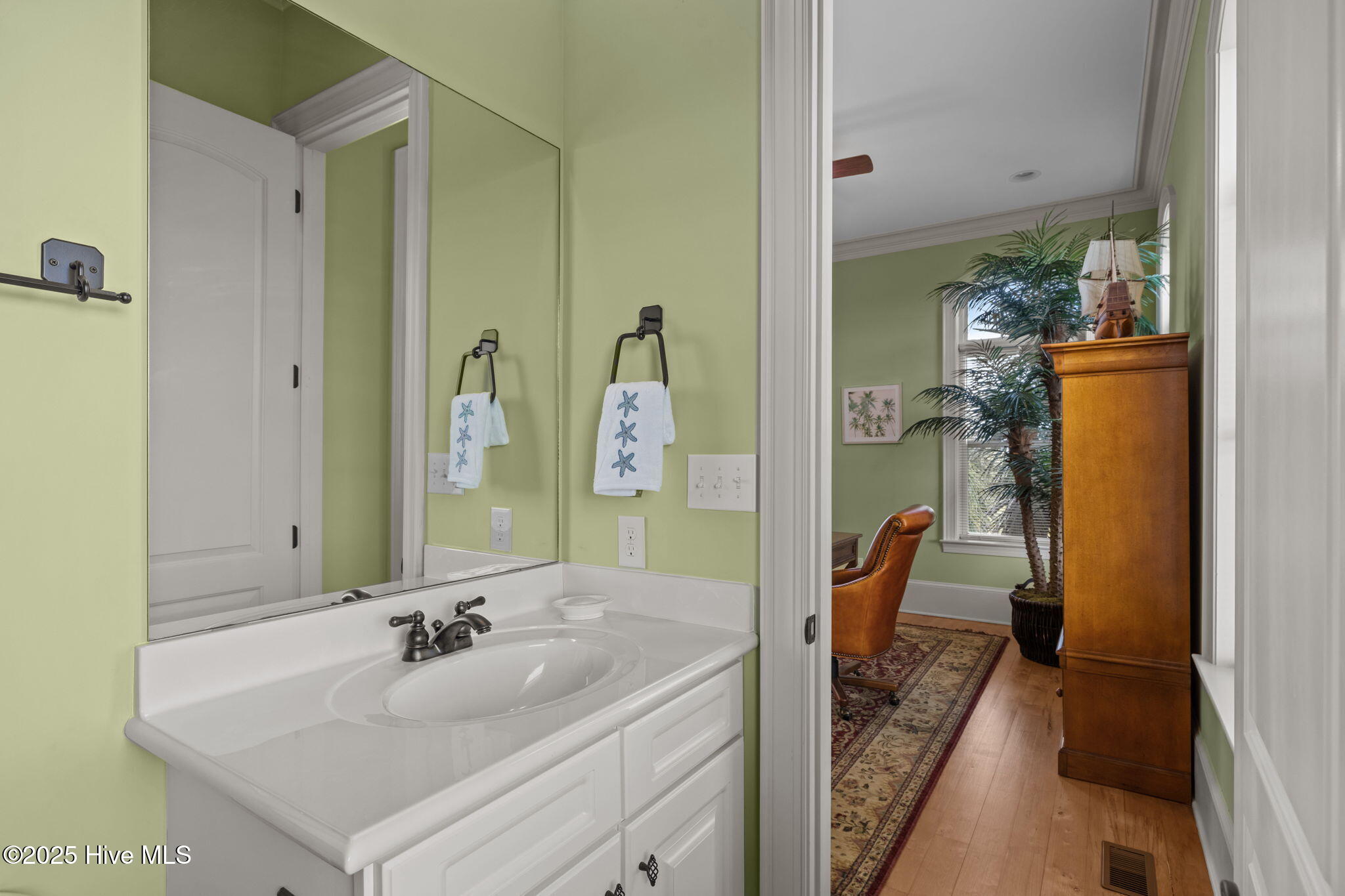 1101 W Ft Macon Road