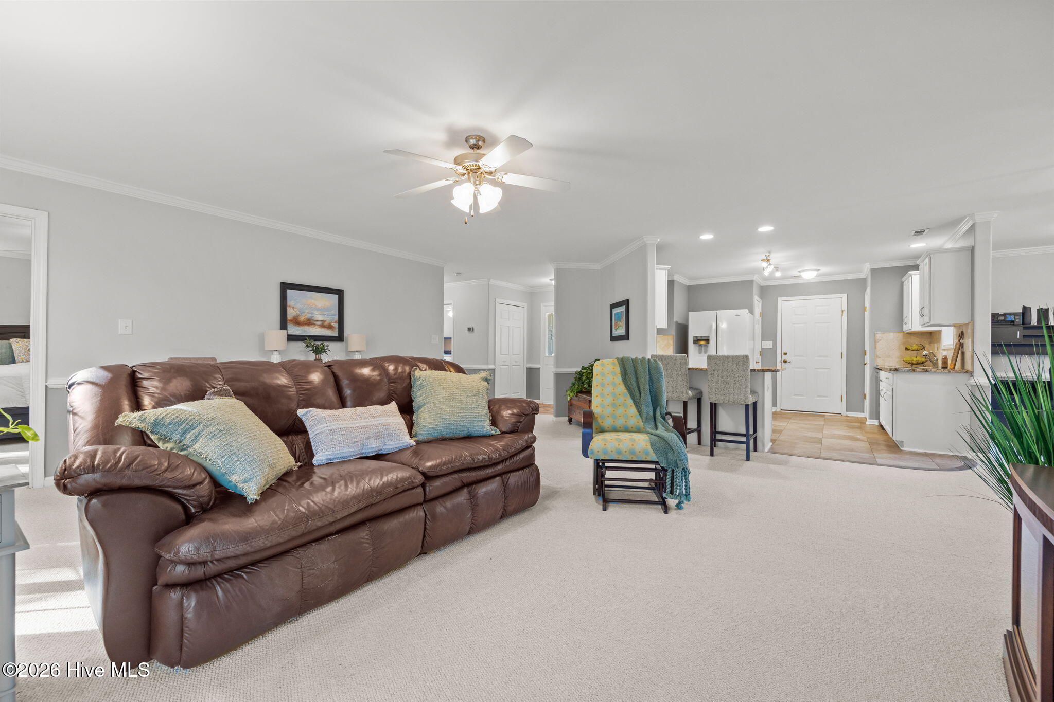 905 Meadowbrook S