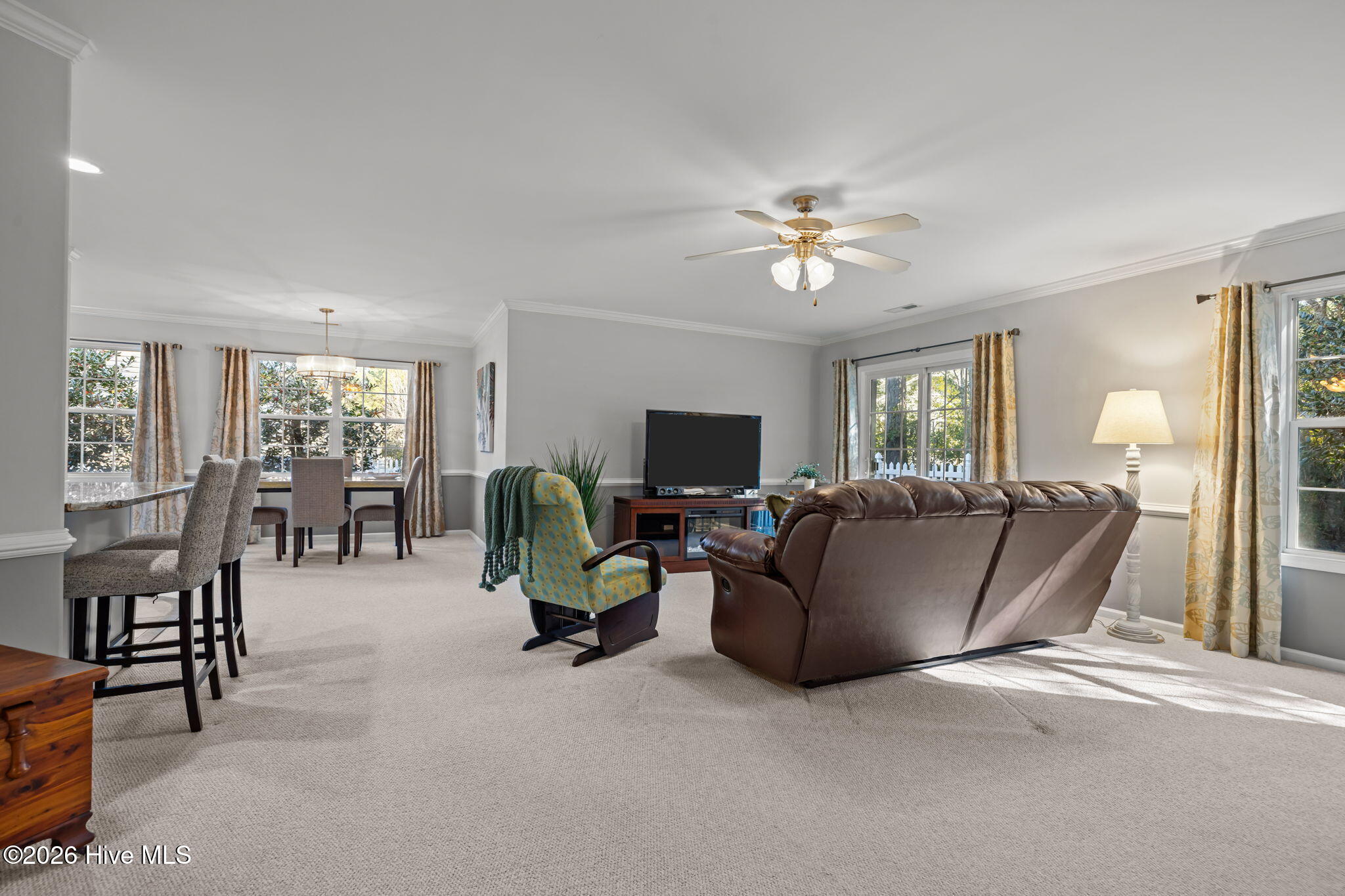 905 Meadowbrook S