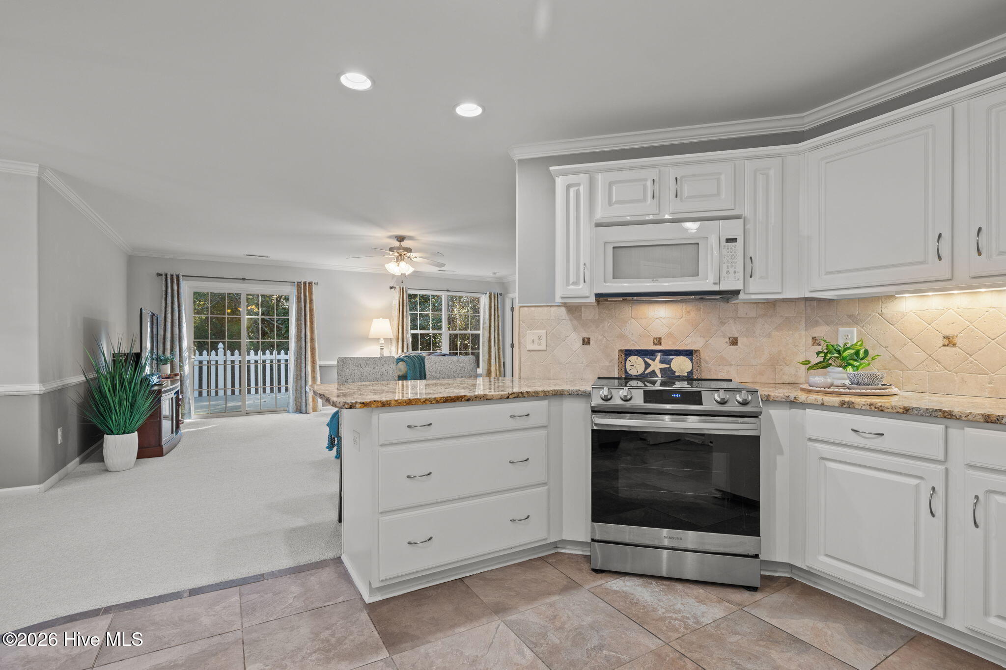905 Meadowbrook S