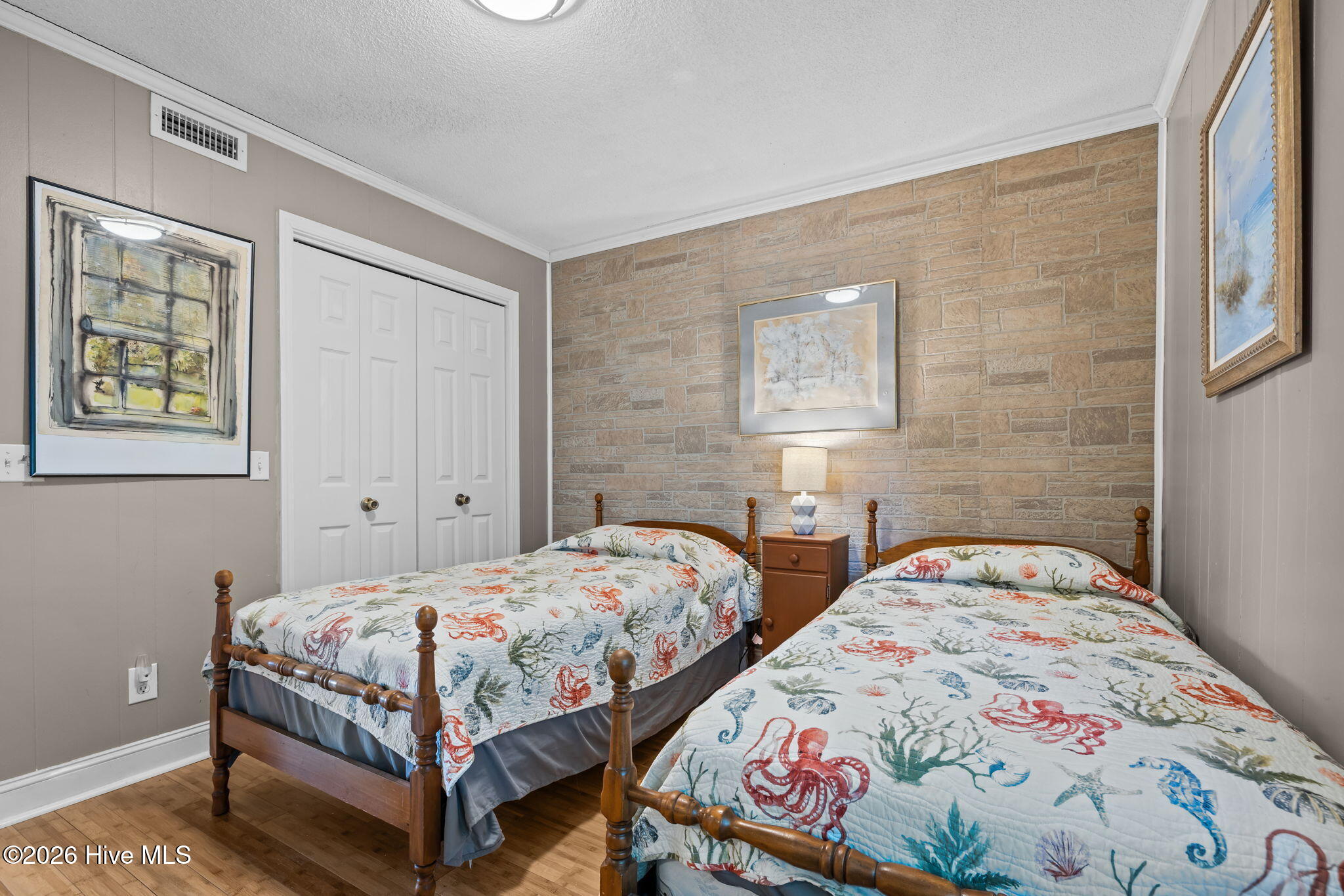 301 Commerce Way