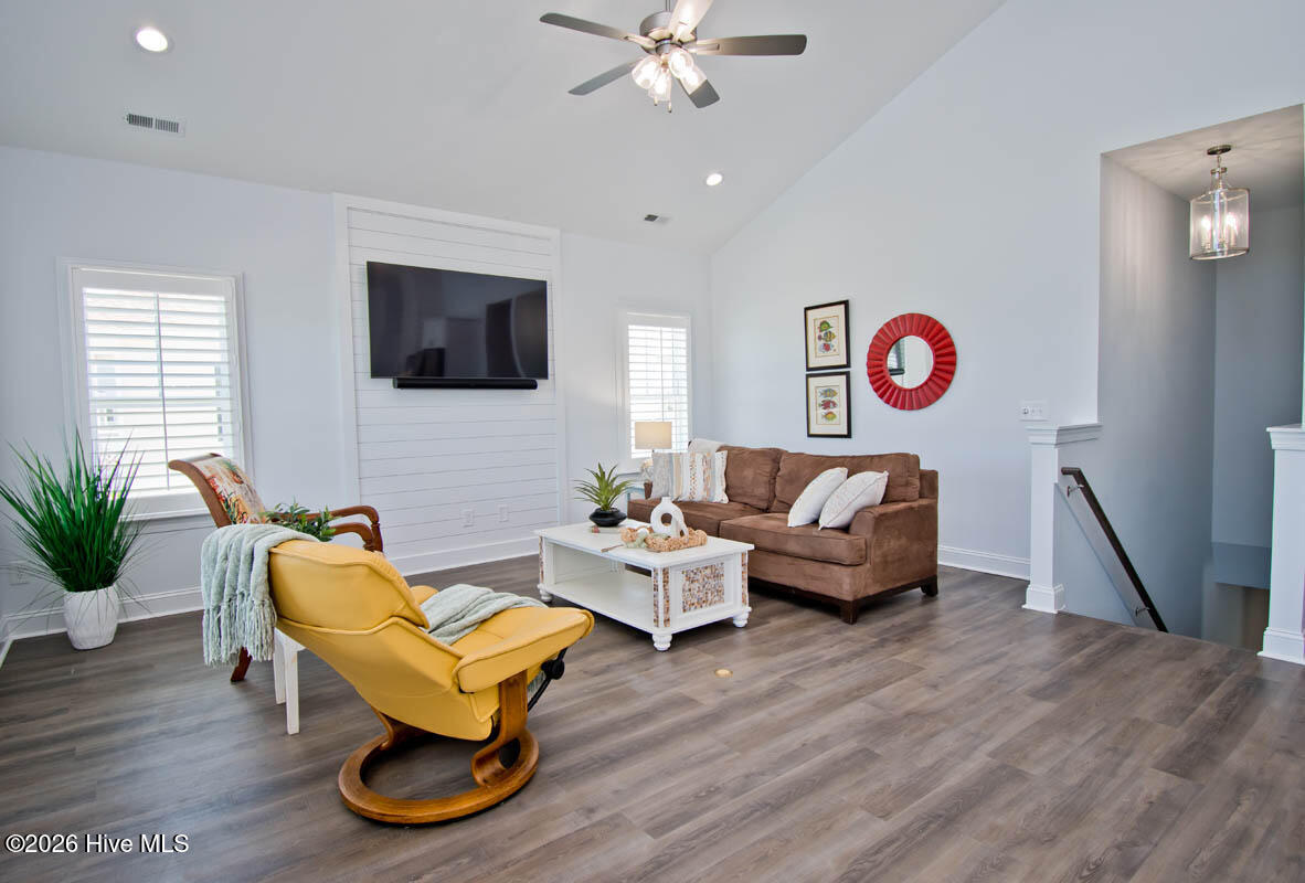 1307 Barnacle Lane