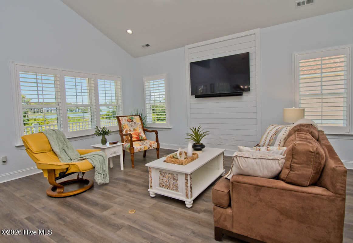 1307 Barnacle Lane