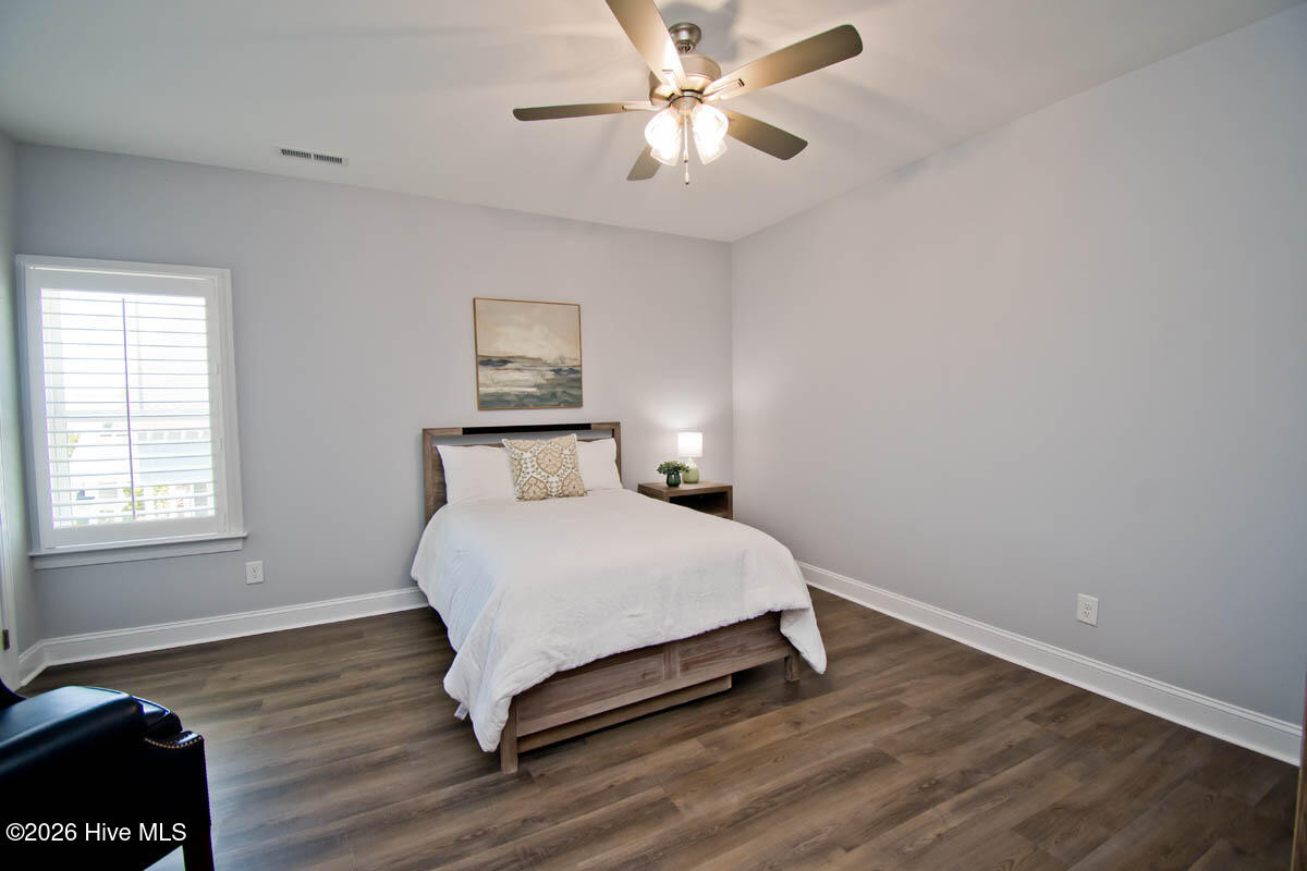 1307 Barnacle Lane