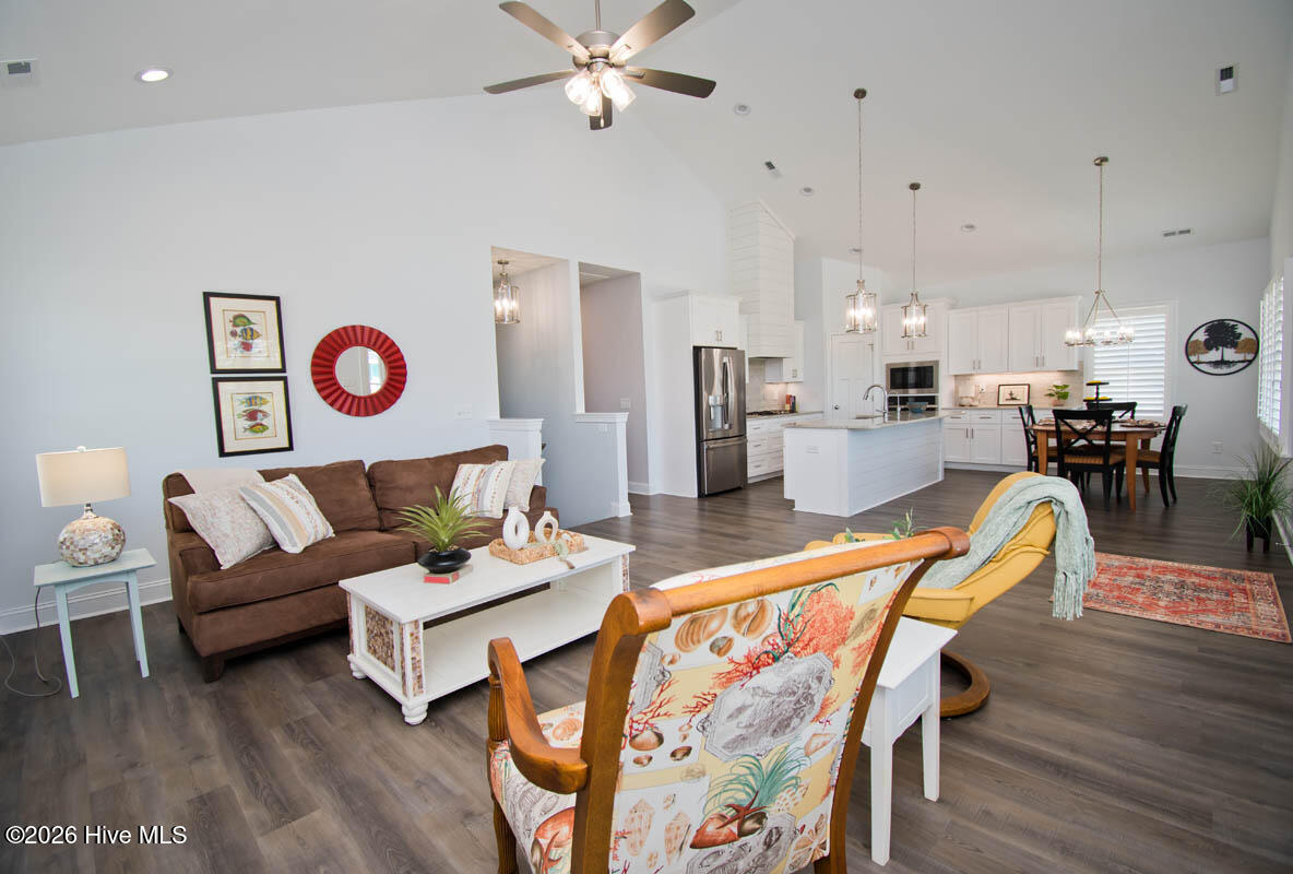 1307 Barnacle Lane
