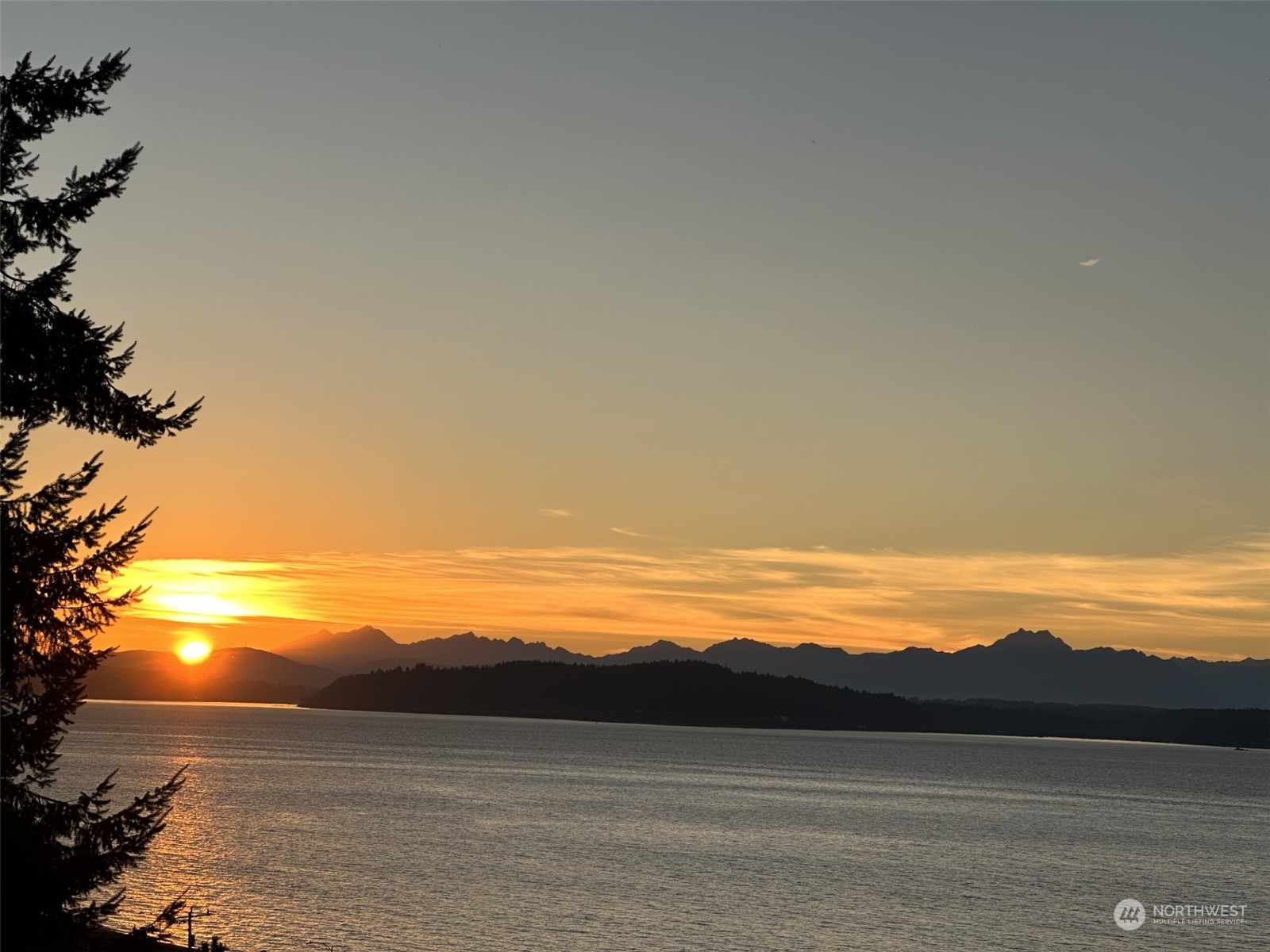 1025 California Lane SW