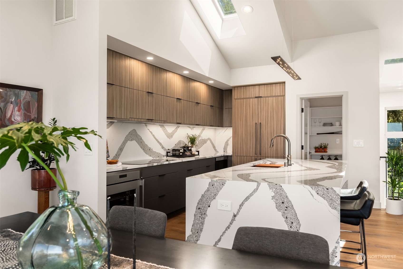 1025 California Lane SW