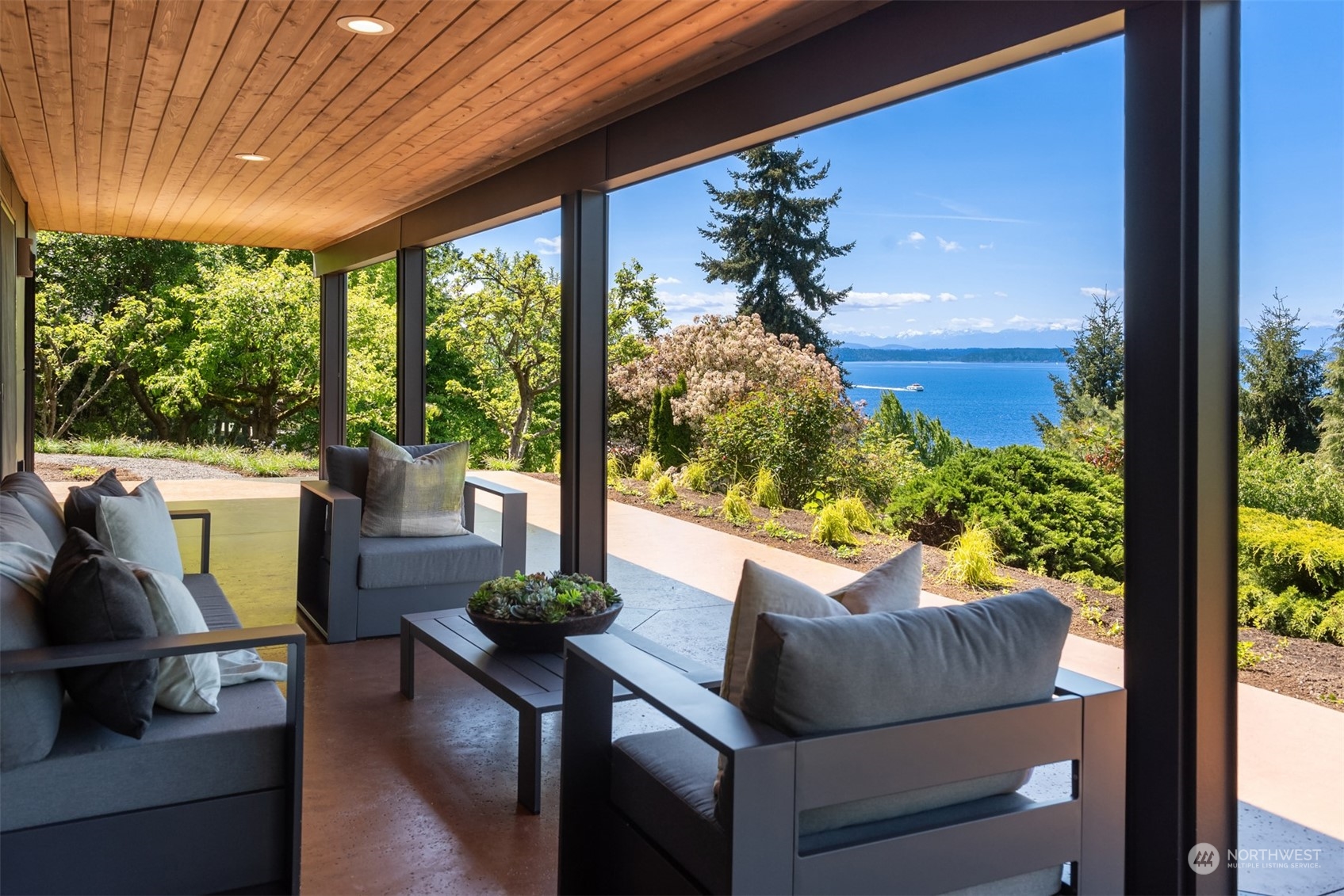 1025 California Lane SW