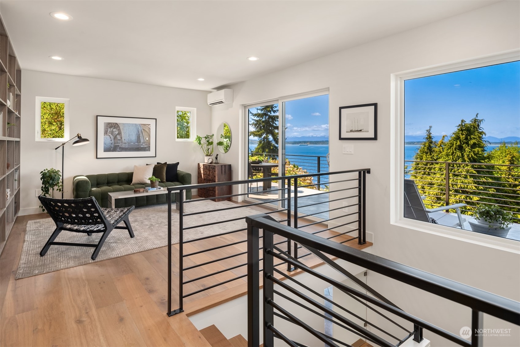 1025 California Lane SW