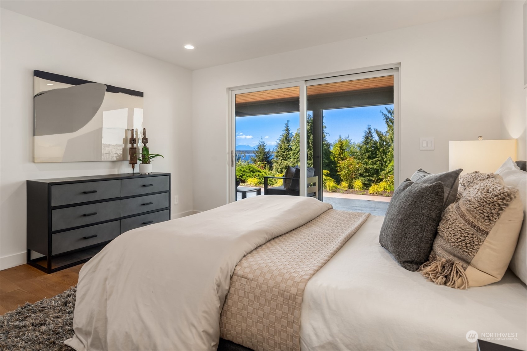 1025 California Lane SW