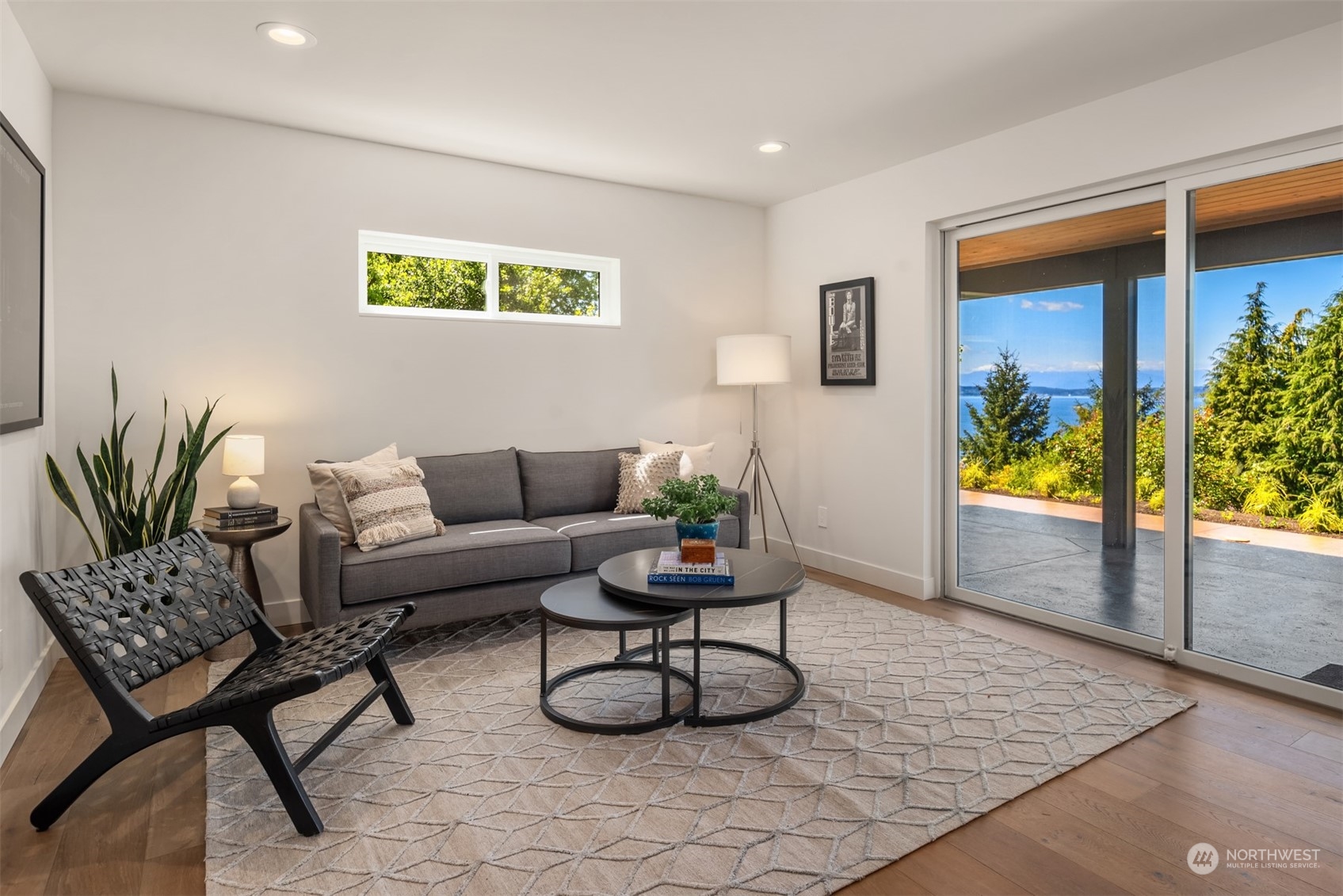 1025 California Lane SW