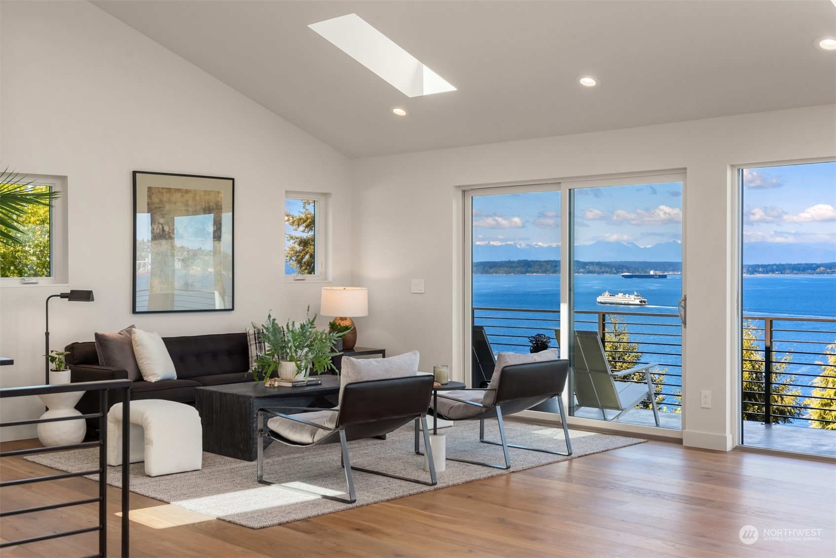 1025 California Lane SW