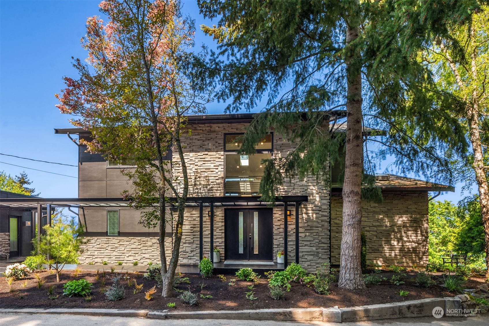 1025 California Lane SW