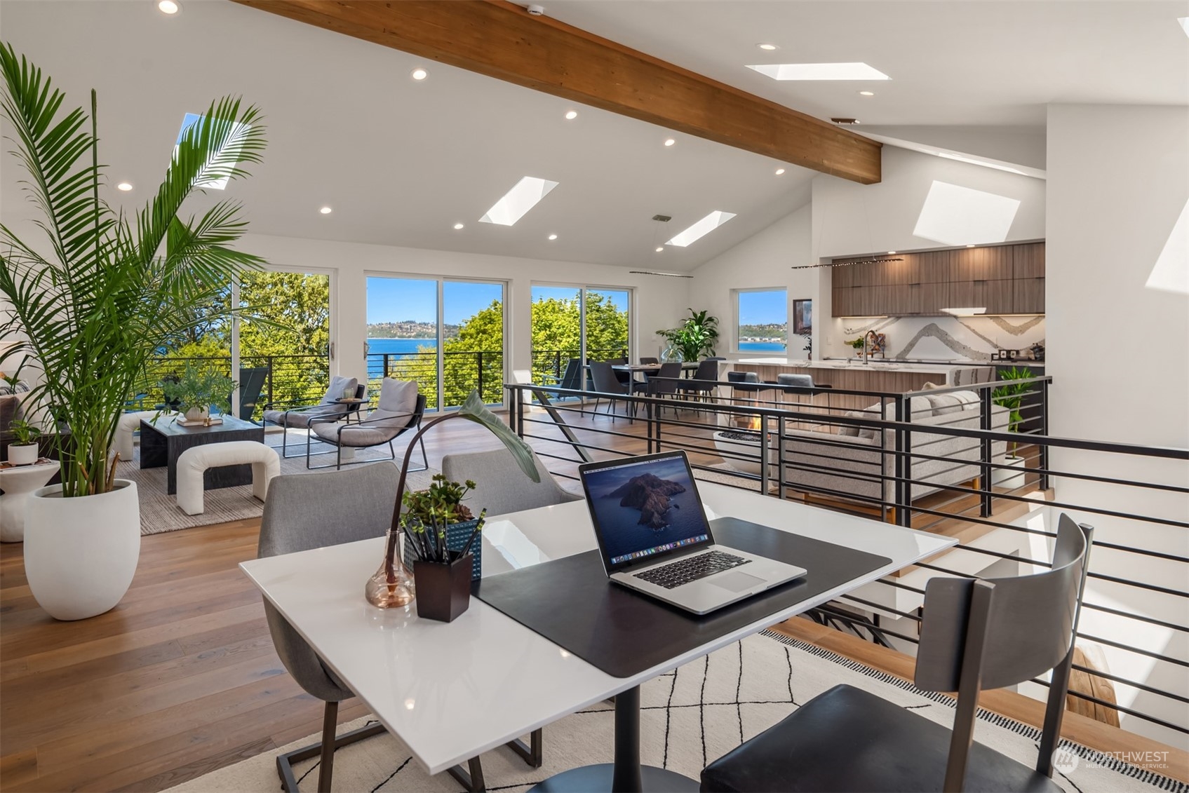 1025 California Lane SW