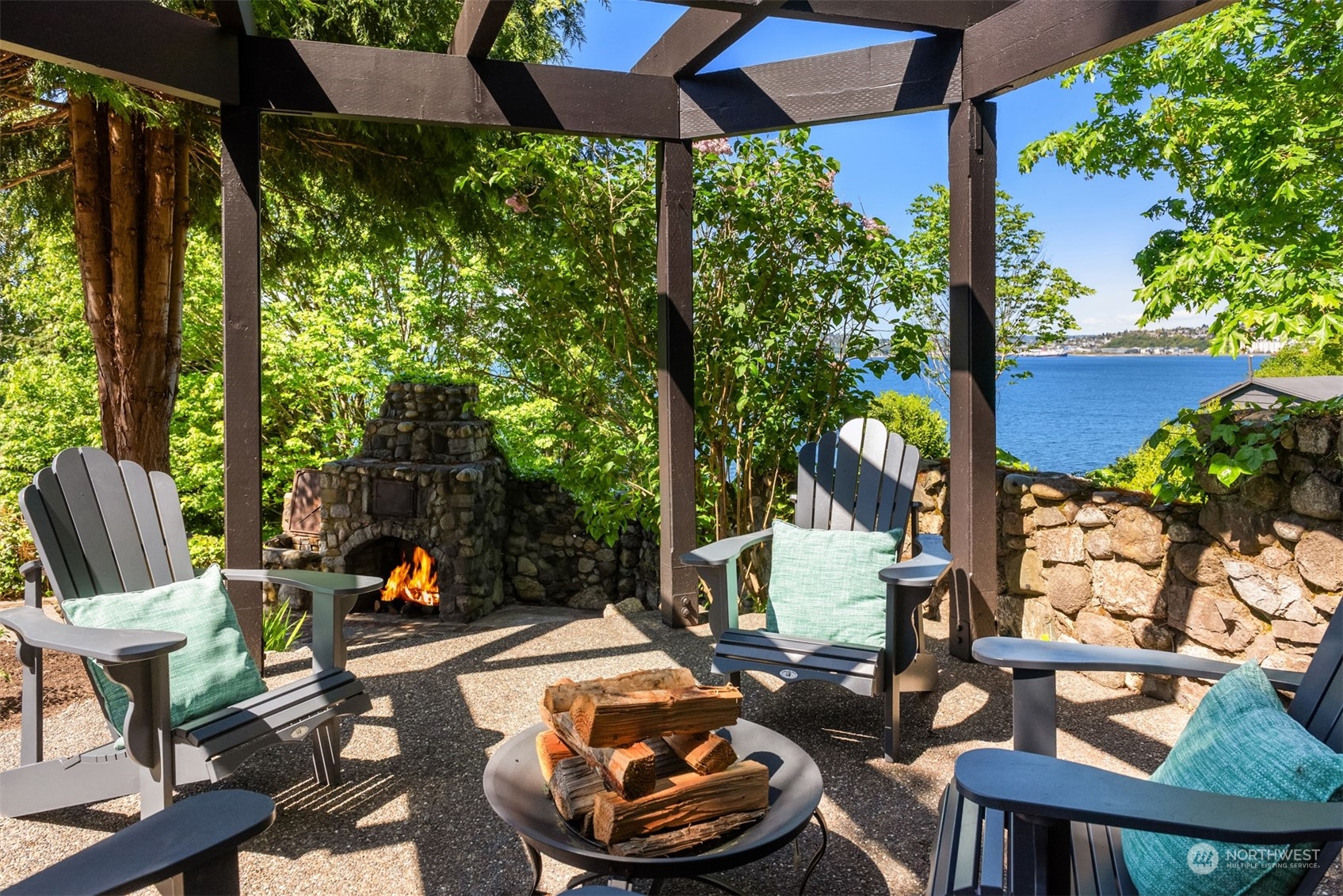 1025 California Lane SW