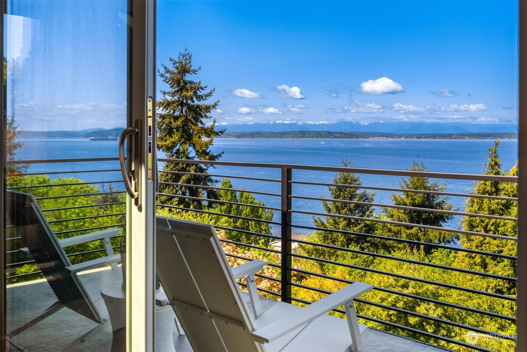 1025 California Lane SW