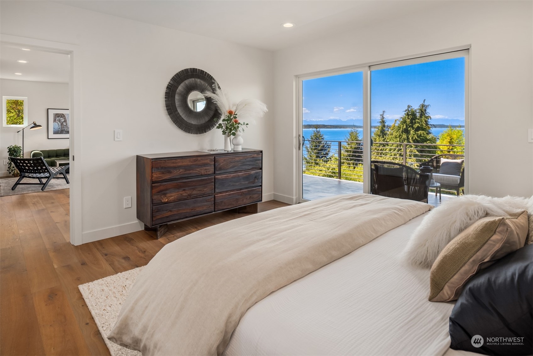 1025 California Lane SW