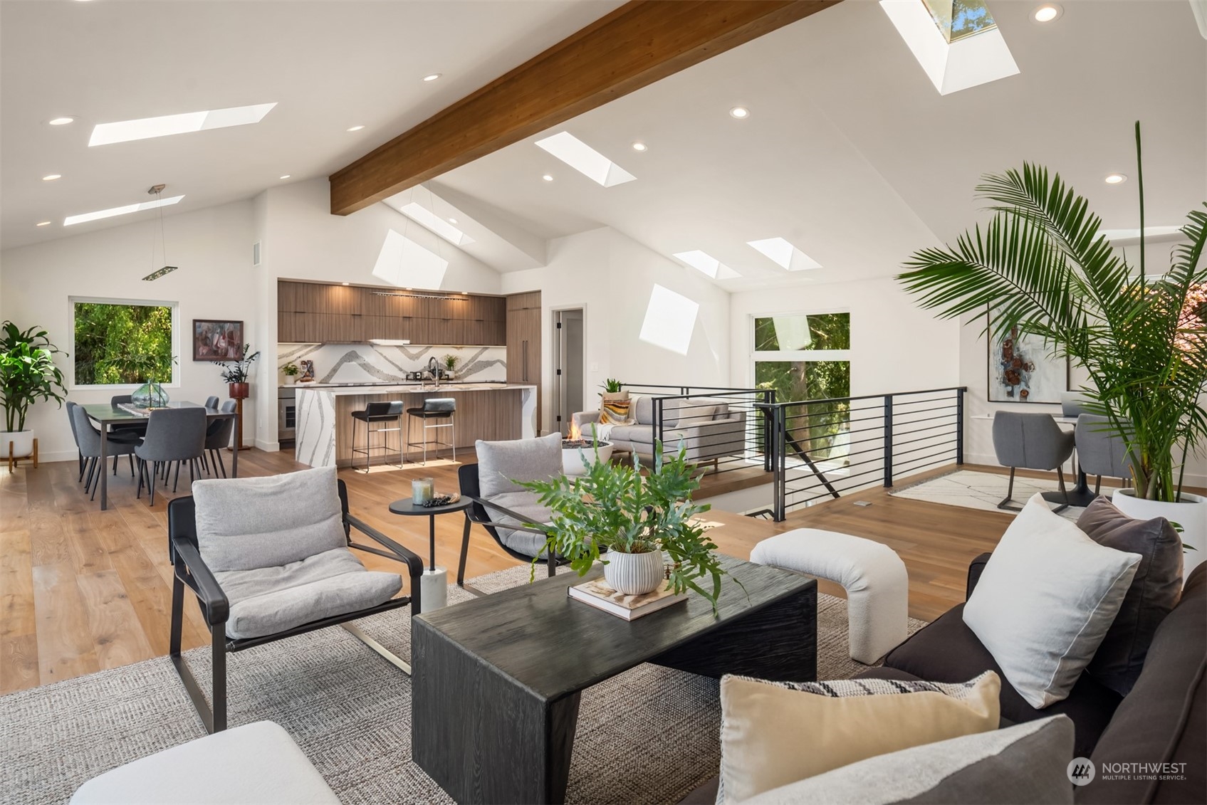 1025 California Lane SW