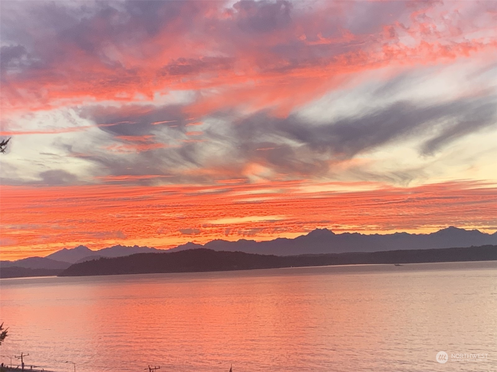 1025 California Lane SW