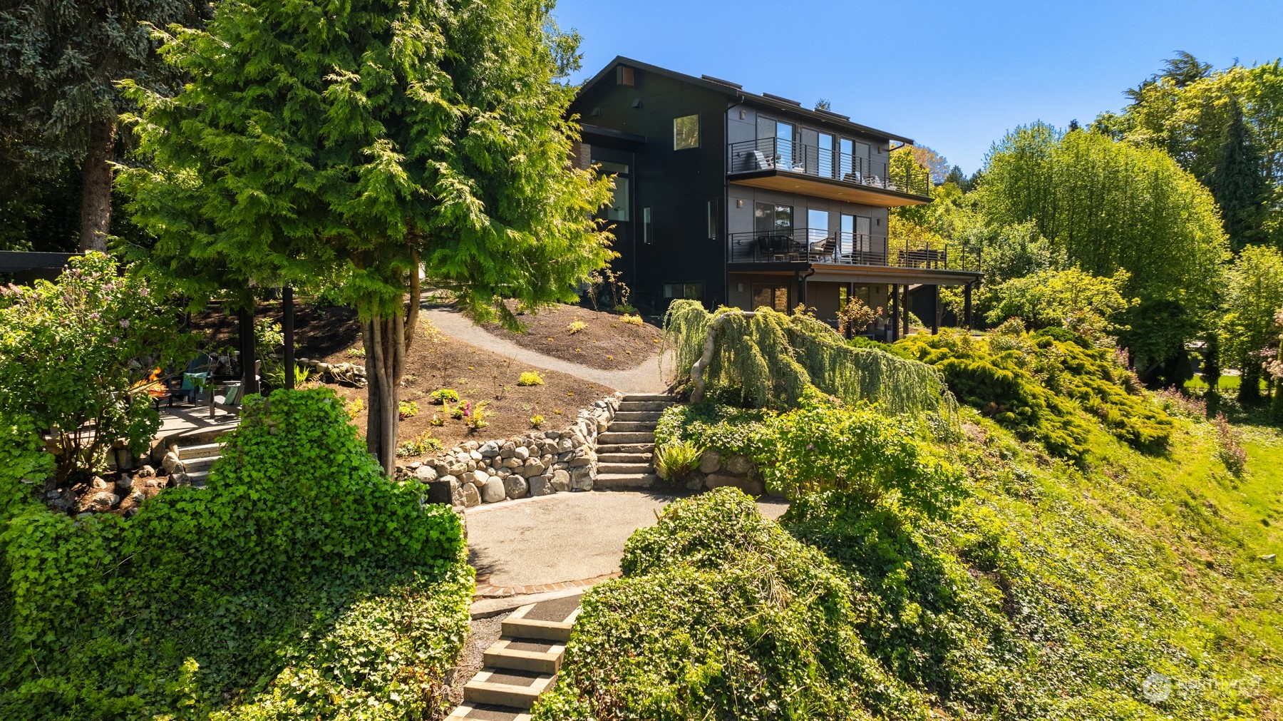 1025 California Lane SW