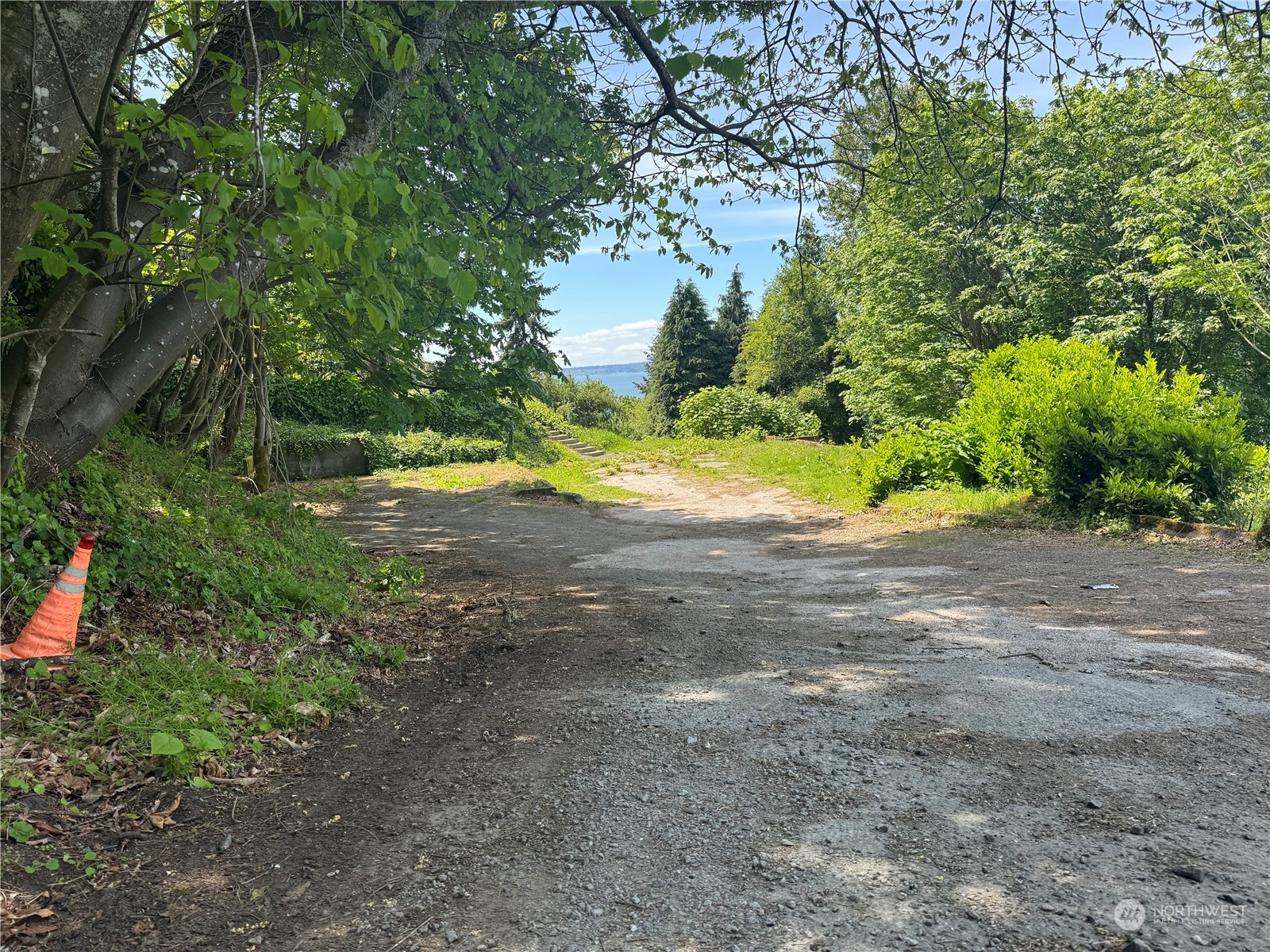 1021 California Lane SW