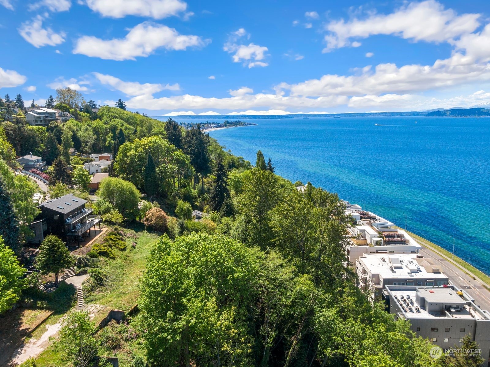 1021 California Lane SW