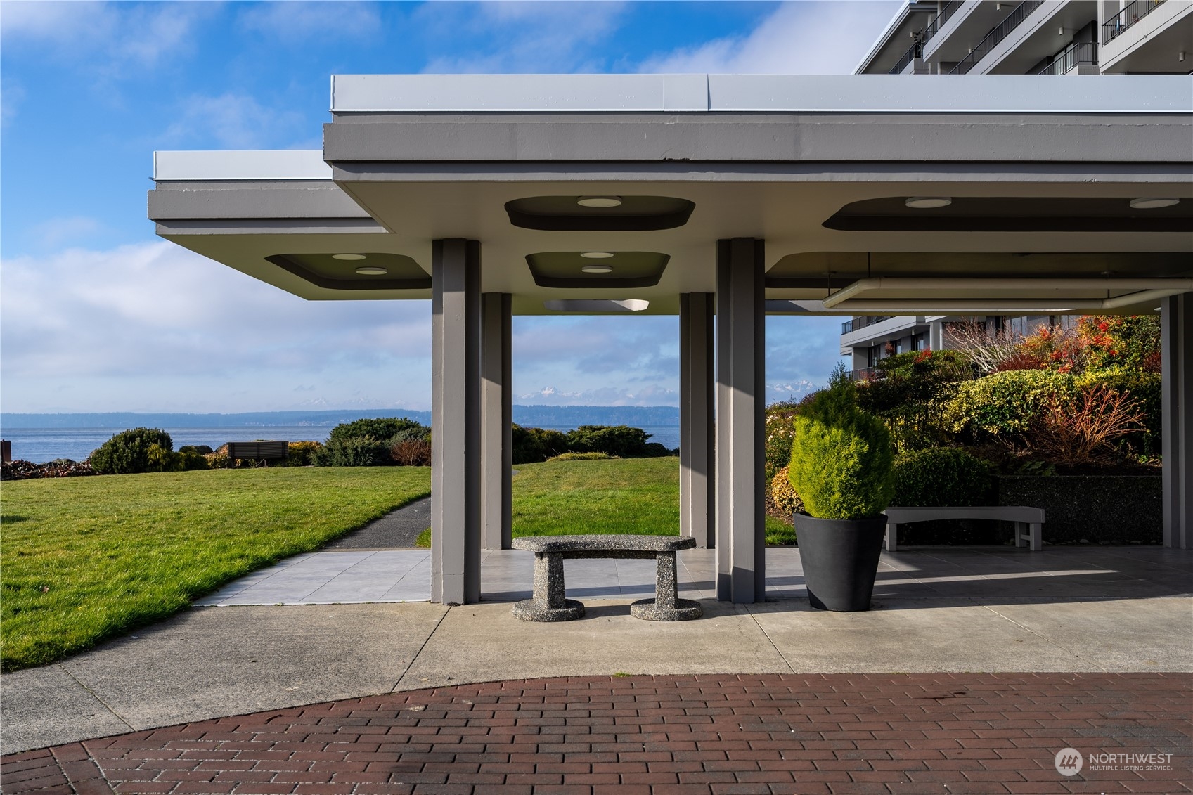 6535 Seaview Avenue NW Unit: 305B