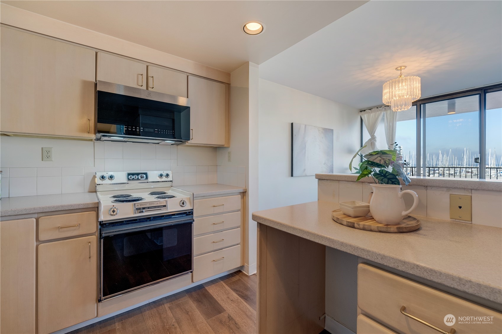 6535 Seaview Avenue NW Unit: 305B