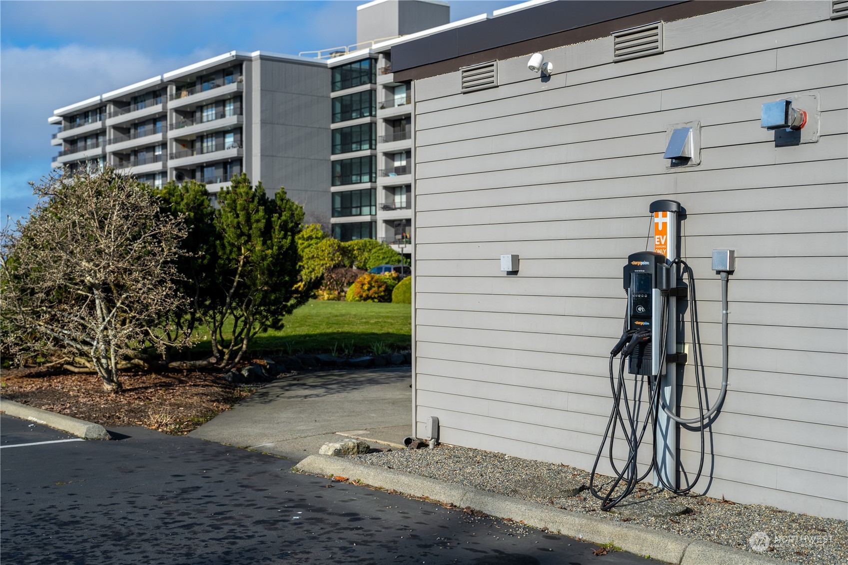 6535 Seaview Avenue NW Unit: 305B